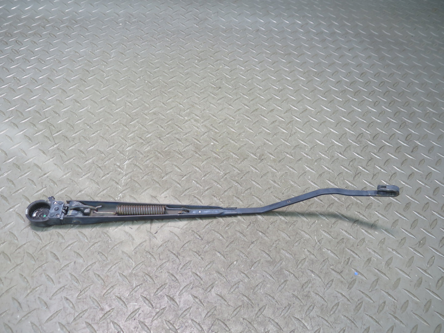 2003-2009 Hummer H2 Front Windshield Left & Right Wiper Arm Set of 2