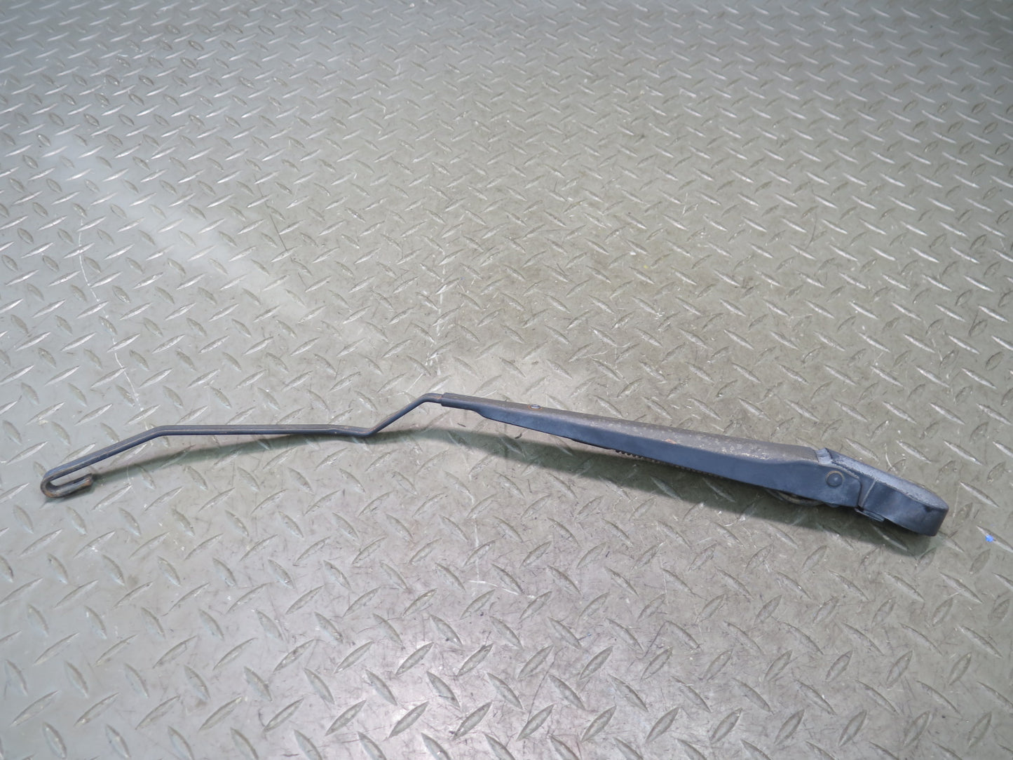 2003-2009 Hummer H2 Front Windshield Left & Right Wiper Arm Set of 2