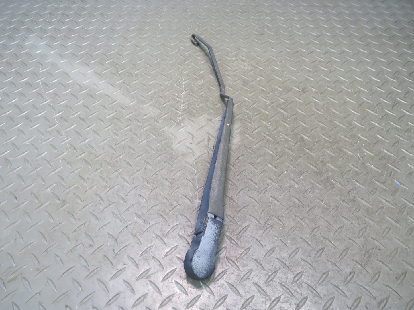 2003-2009 Hummer H2 Front Windshield Left & Right Wiper Arm Set of 2