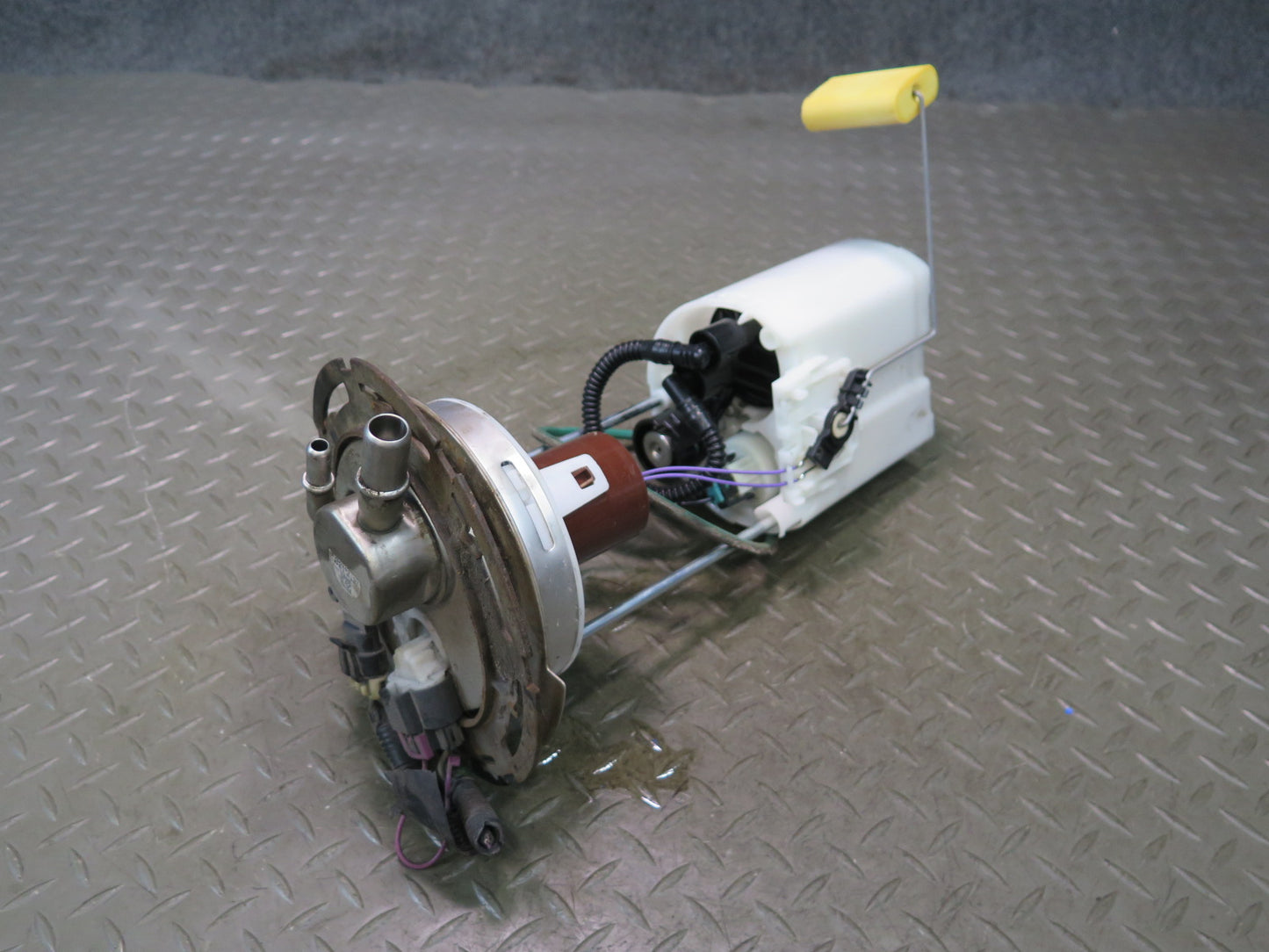 2004 Hummer H2 Fuel Pump Level Sensor Sending Unit Assembly
