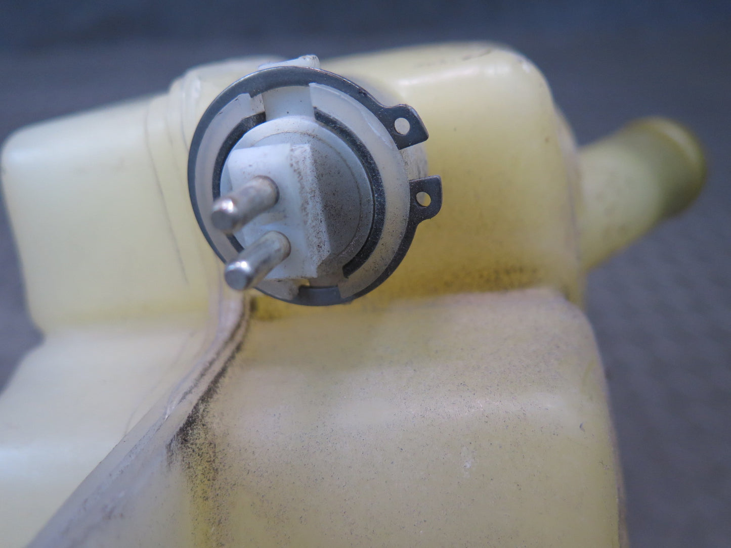 86-89 Mercedes R107 560SL Engine Coolant Expansion Overflow Reservoir Tank OEM