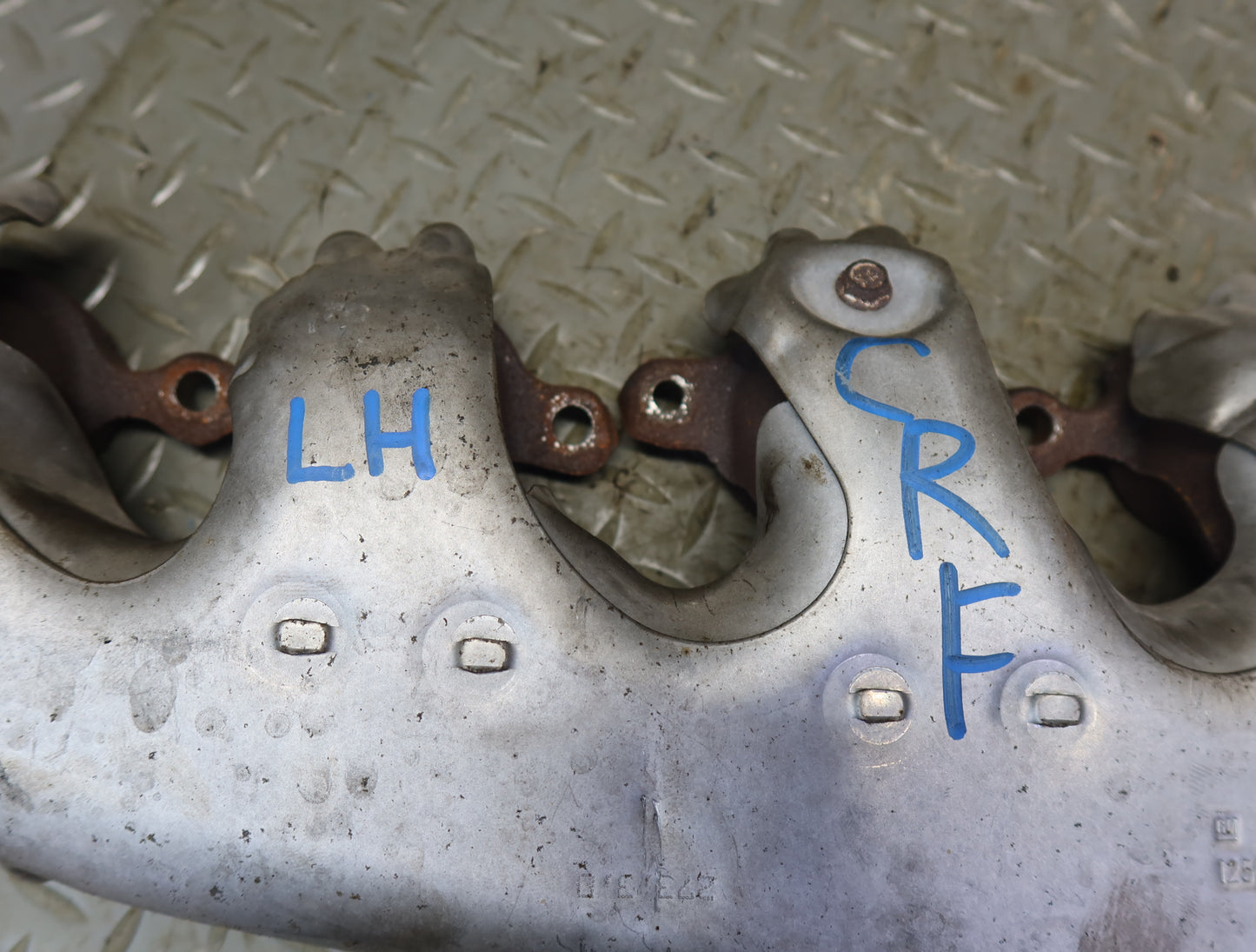 03-04 Chevrolet SSR V8 5.3L LM4 Left & Right Exhaust Manifold Header Set 51K OEM