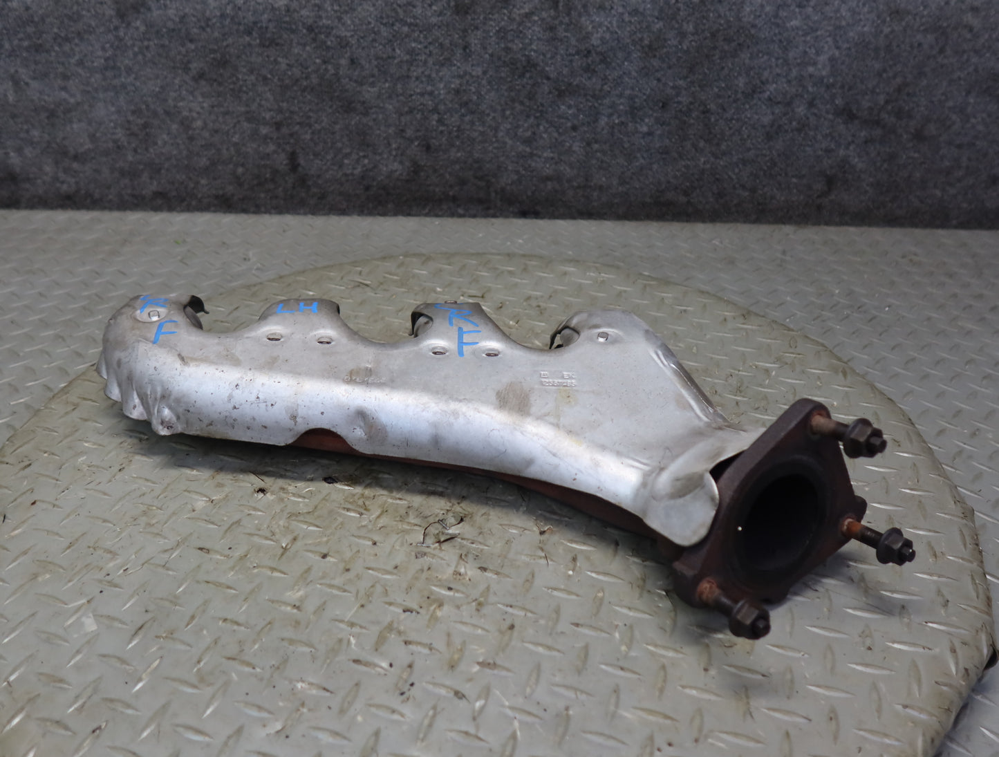 03-04 Chevrolet SSR V8 5.3L LM4 Left & Right Exhaust Manifold Header Set 51K OEM