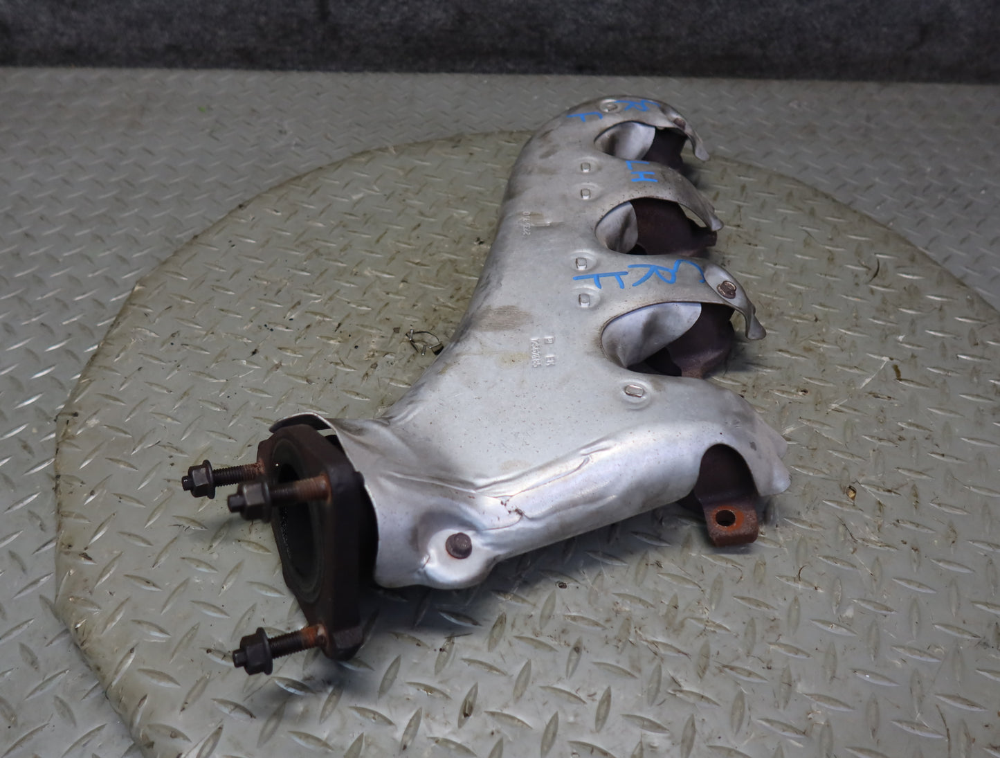 03-04 Chevrolet SSR V8 5.3L LM4 Left & Right Exhaust Manifold Header Set 51K OEM