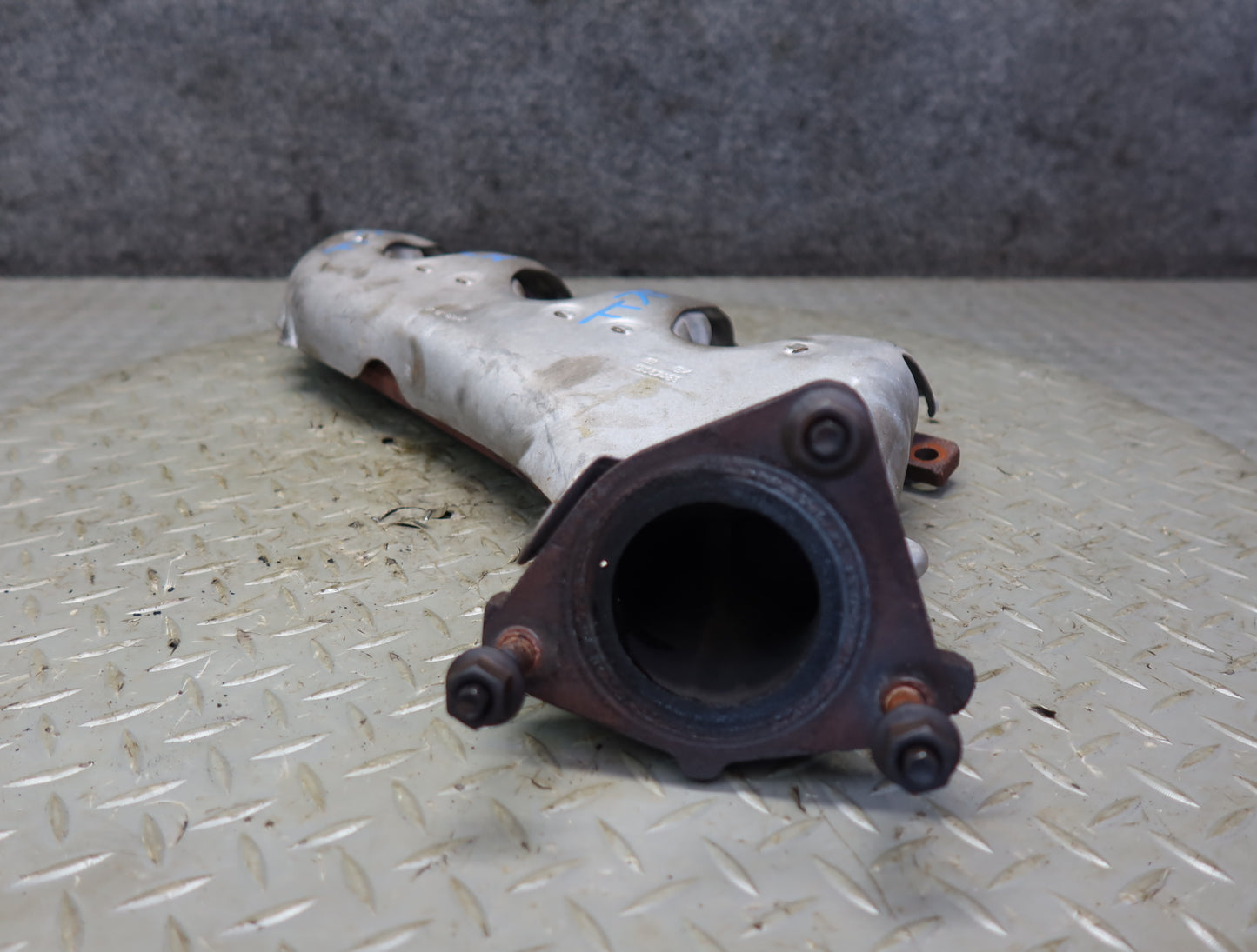 03-04 Chevrolet SSR V8 5.3L LM4 Left & Right Exhaust Manifold Header Set 51K OEM