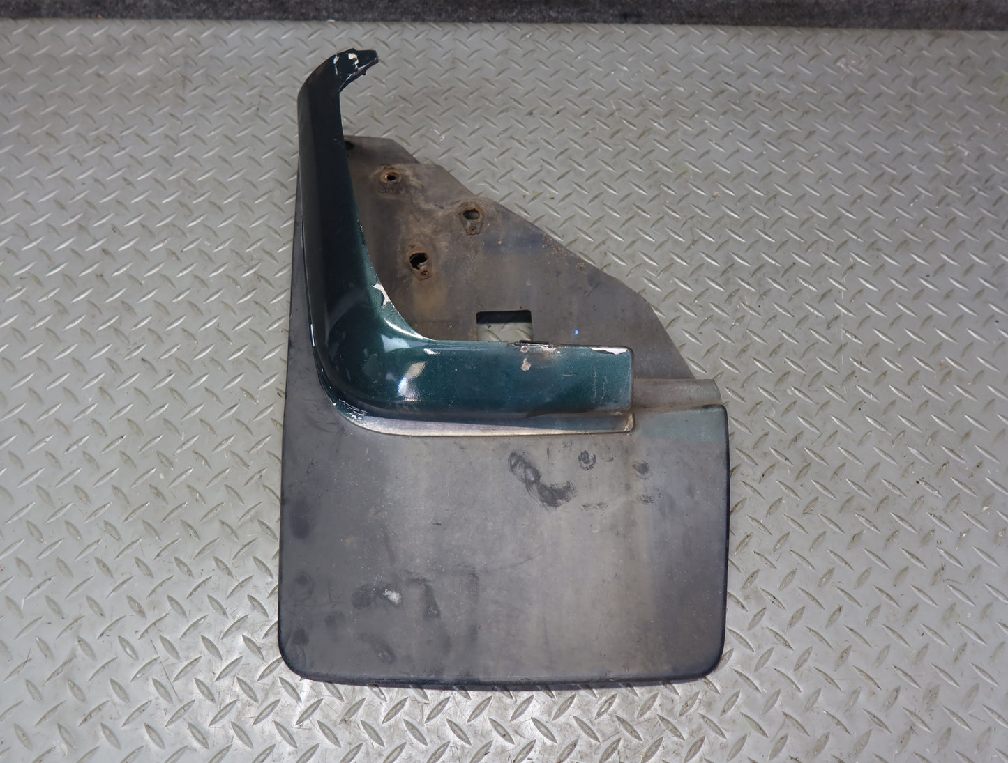 1996-1997 Lexus FZJ80L LX450 Rear Left MUD Flap Splash Guard