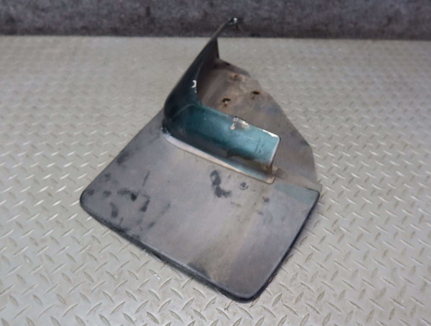 1996-1997 Lexus FZJ80L LX450 Rear Left MUD Flap Splash Guard