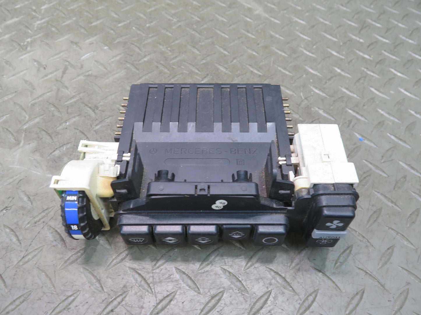 86-89 Mercedes R107 560SL A/C Heater Climate Control Switch Panel 1078302785 OEM
