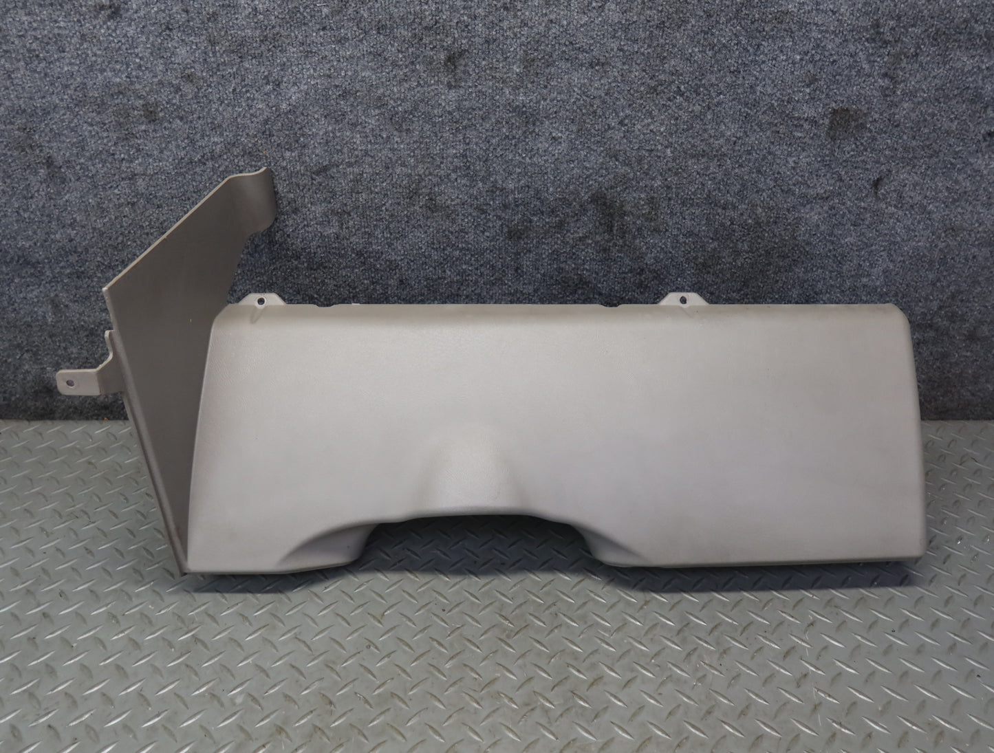 2003-2007 Hummer H2 Dash Front Left Lower Knee Trim Cover Panel 15058424