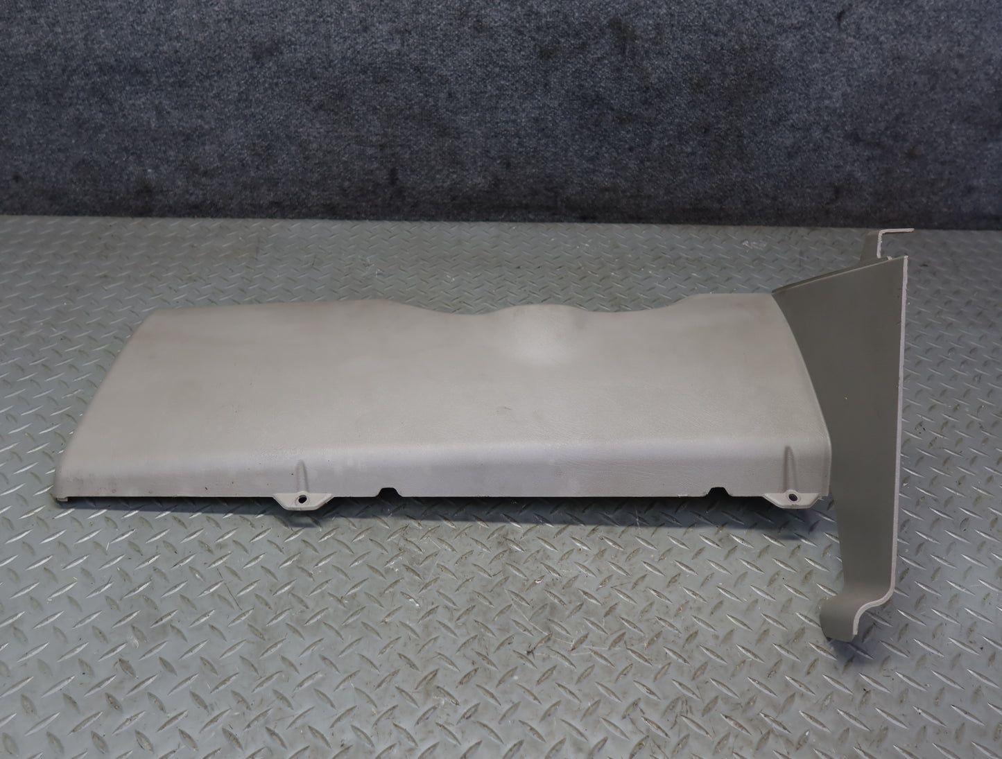 2003-2007 Hummer H2 Dash Front Left Lower Knee Trim Cover Panel 15058424