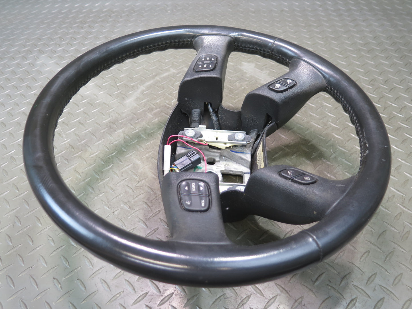 2003-2007 Hummer H2 Black Leather Steering w Controls