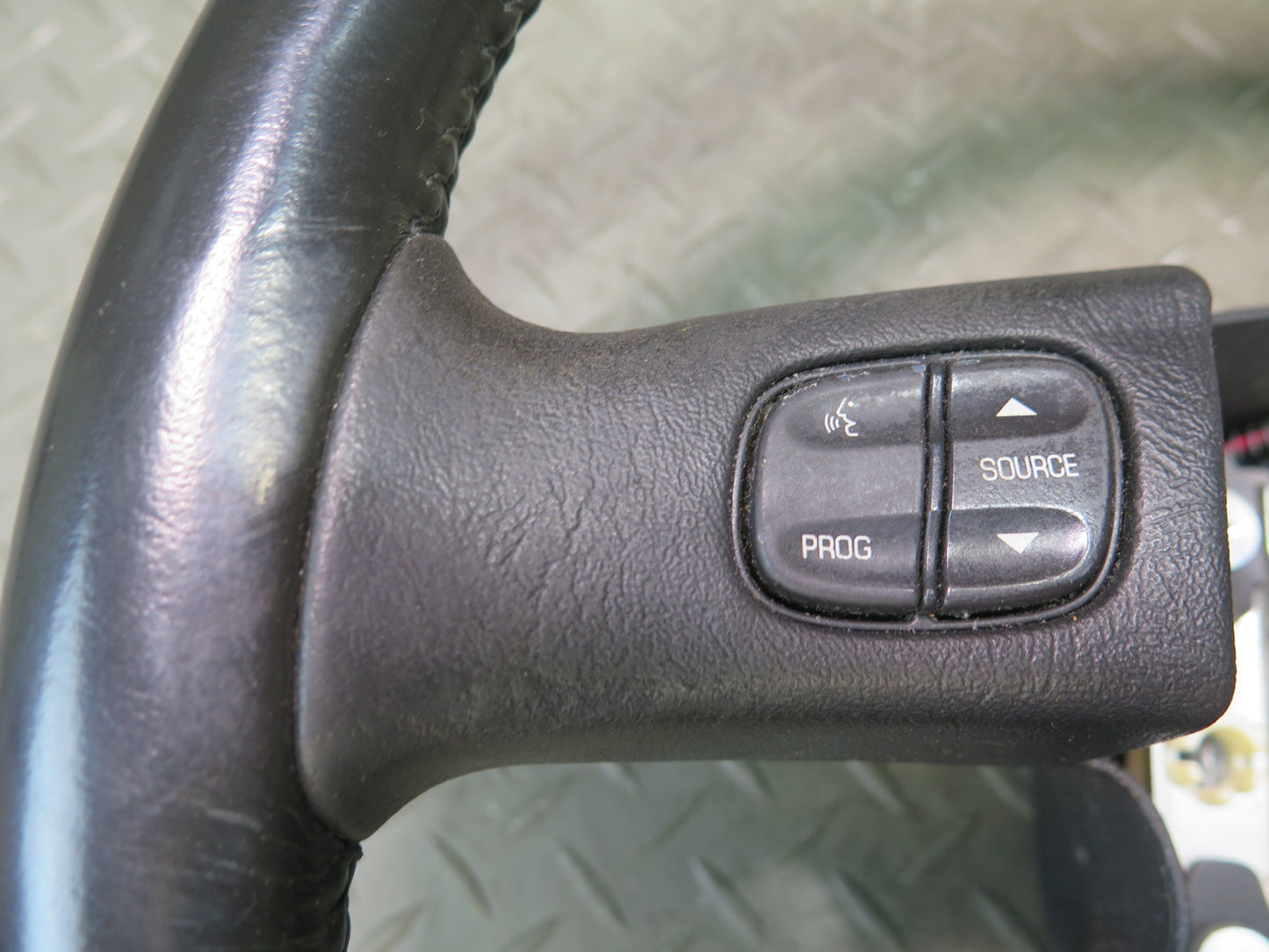 2003-2007 Hummer H2 Black Leather Steering w Controls