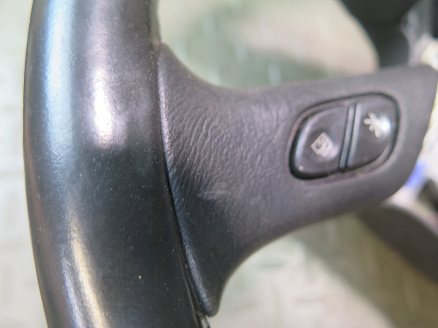 2003-2007 Hummer H2 Black Leather Steering w Controls