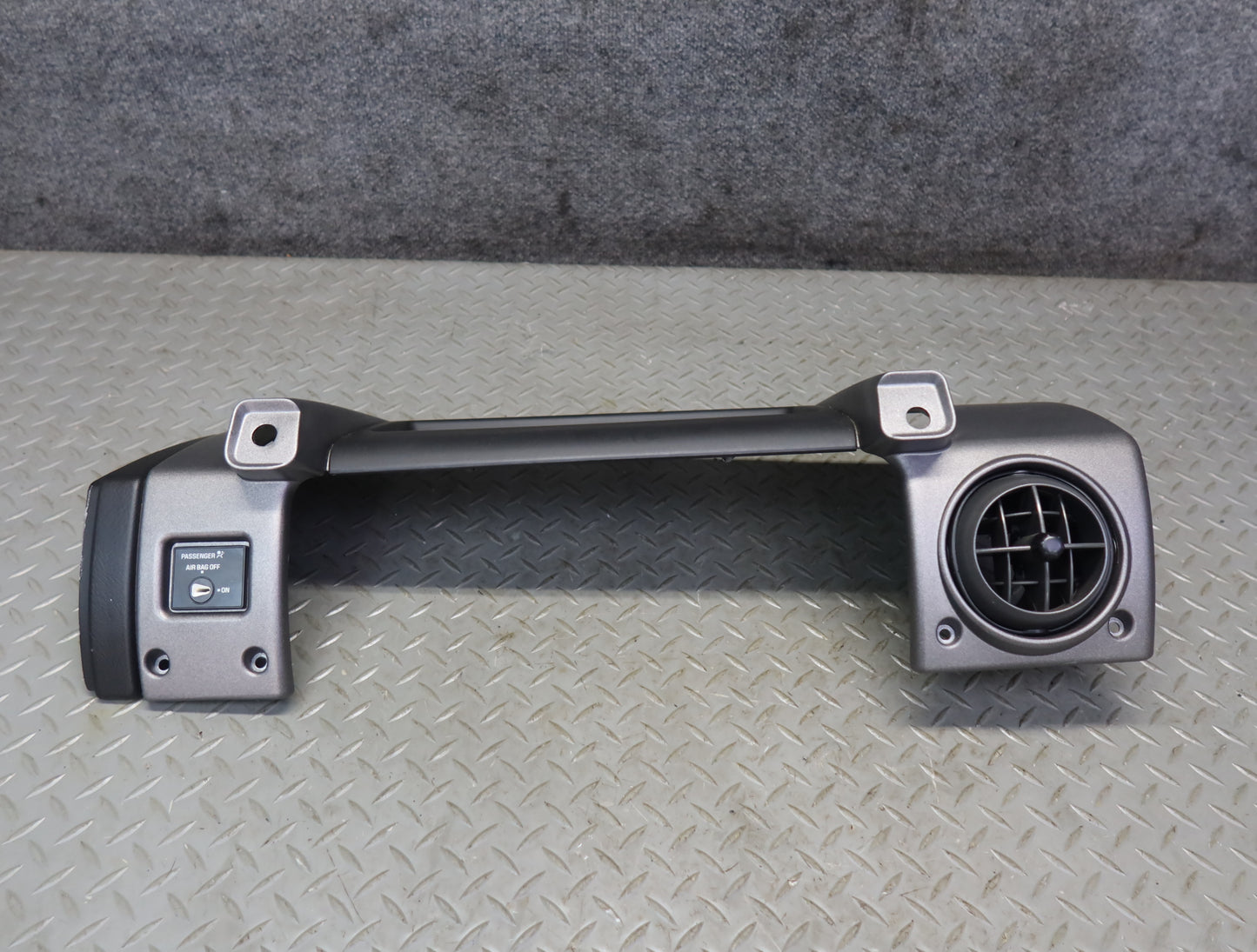 2003-2007 Hummer H2 Dash Front Right Trim Cover Panel w Air Vent 15177442