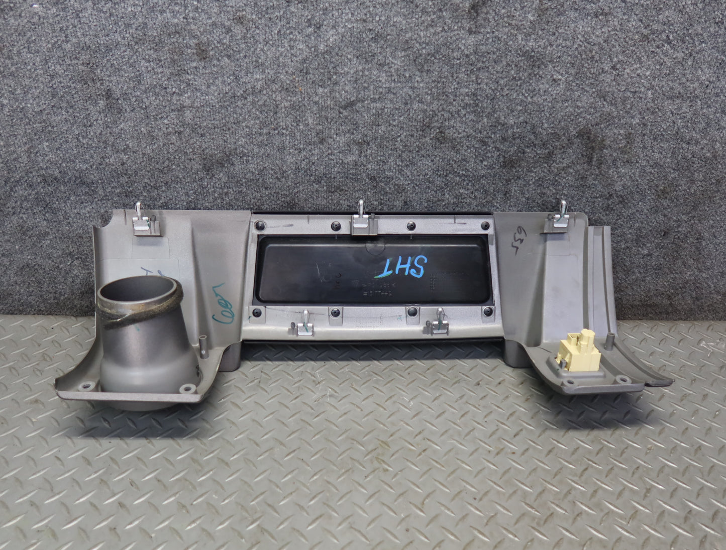 2003-2007 Hummer H2 Dash Front Right Trim Cover Panel w Air Vent 15177442