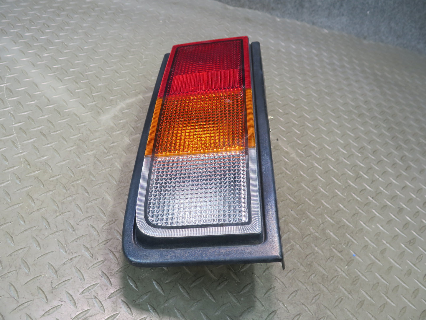 2003-2004 Hummer H2 Rear Left Tail Light Lamp