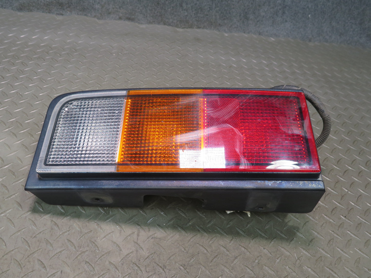 2003-2004 Hummer H2 Rear Left Tail Light Lamp