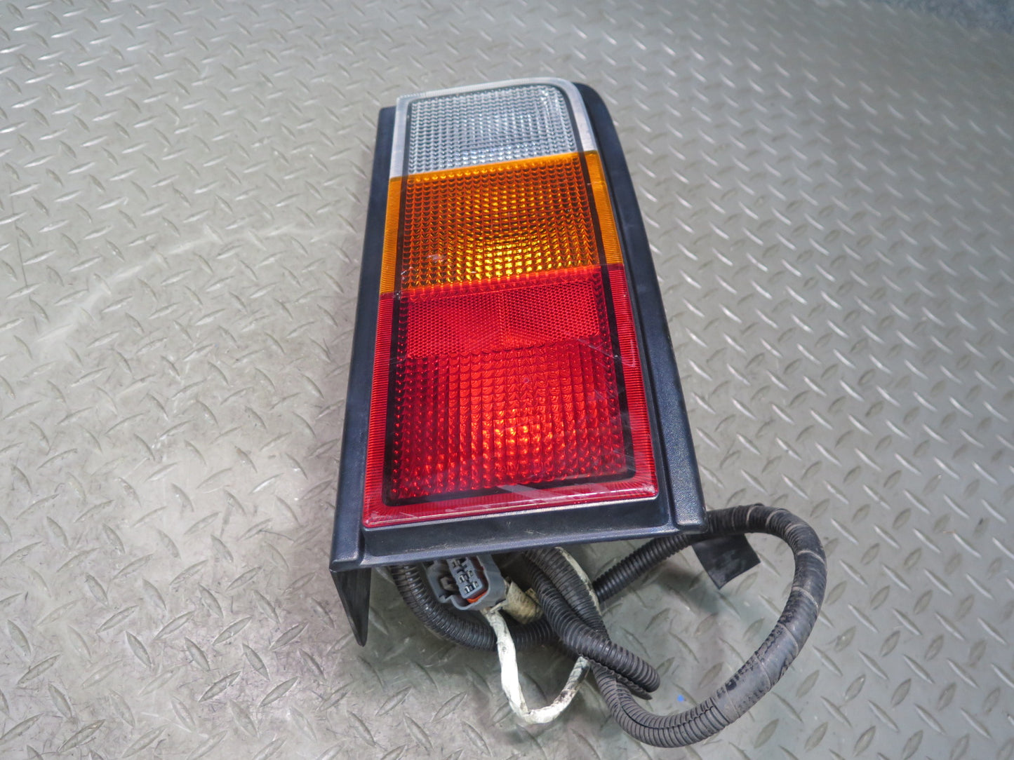 2003-2004 Hummer H2 Rear Left Tail Light Lamp