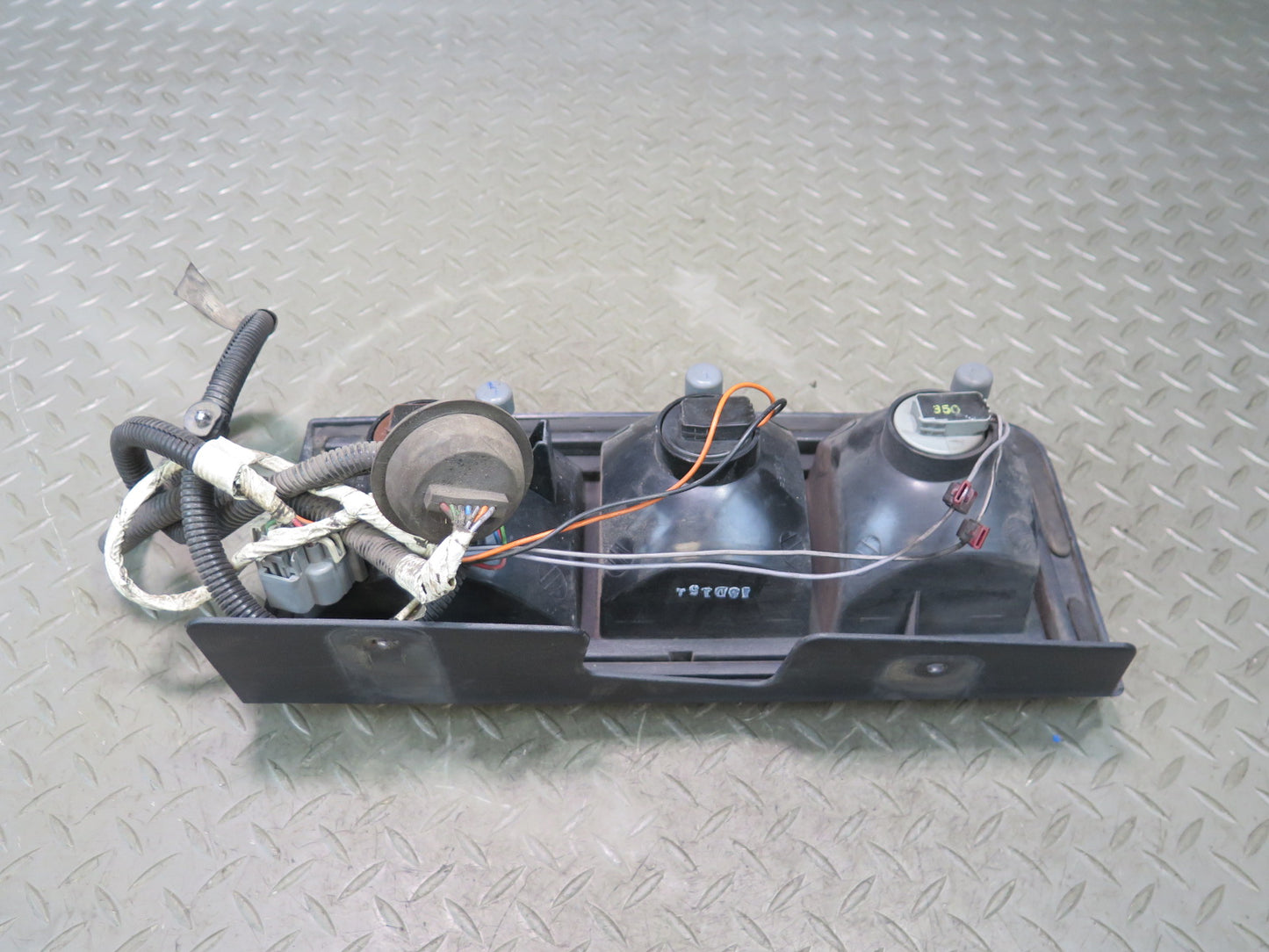 2003-2004 Hummer H2 Rear Left Tail Light Lamp