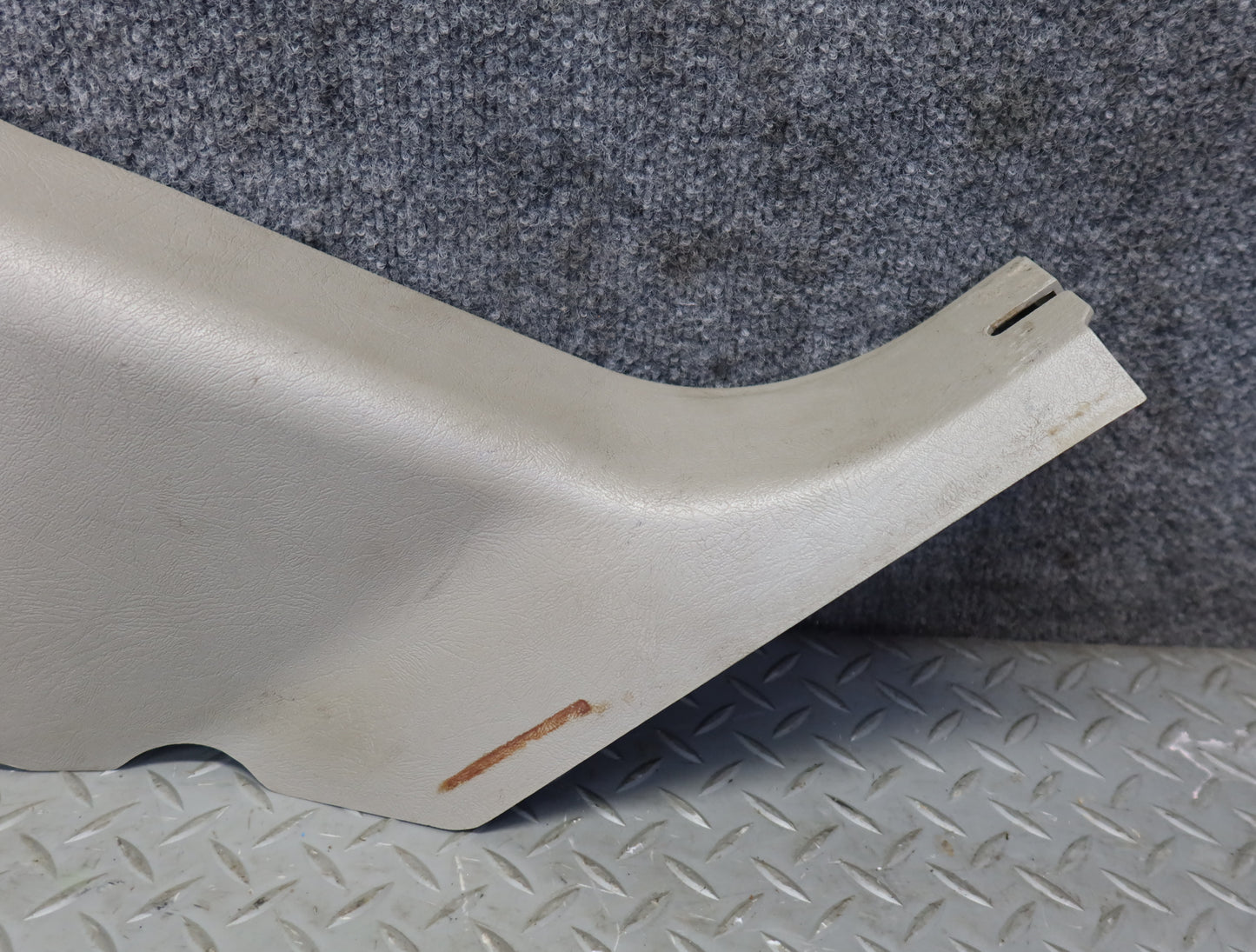 2003-2004 Hummer H2 Front Right Lower Kick Trim Cover Panel 10358832