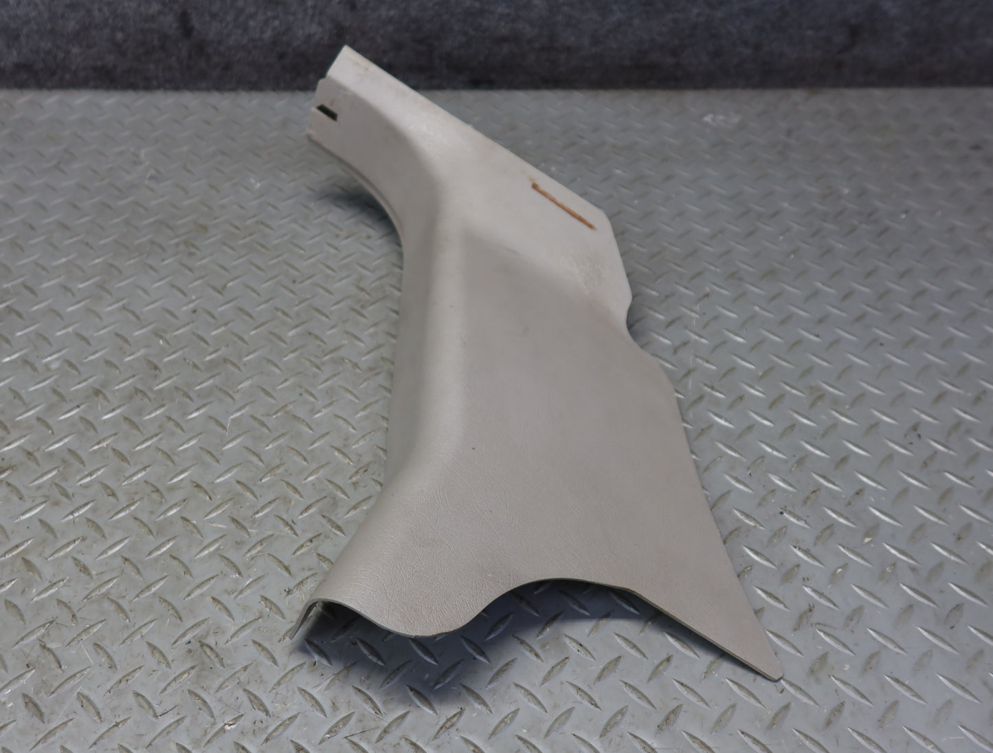 2003-2004 Hummer H2 Front Right Lower Kick Trim Cover Panel 10358832