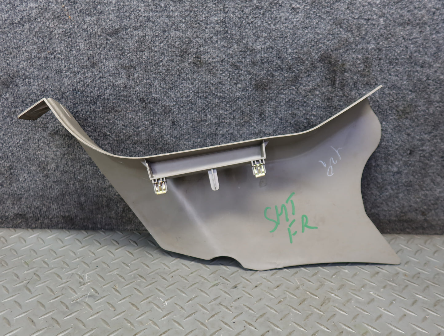 2003-2004 Hummer H2 Front Right Lower Kick Trim Cover Panel 10358832