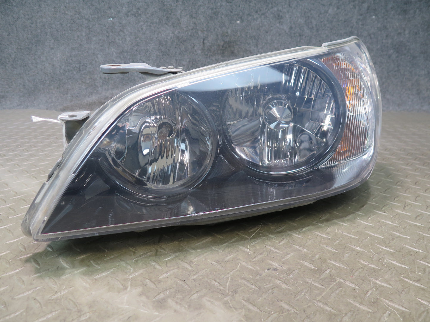 01-05 Lexus JCE10L IS300 Front Left Halogen Headlight Lamp