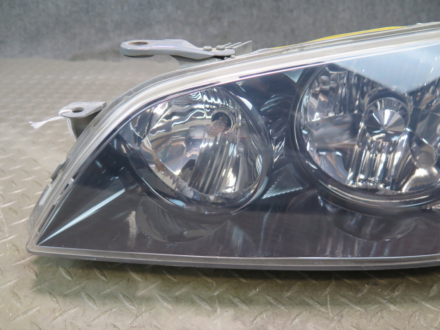 01-05 Lexus JCE10L IS300 Front Left Halogen Headlight Lamp