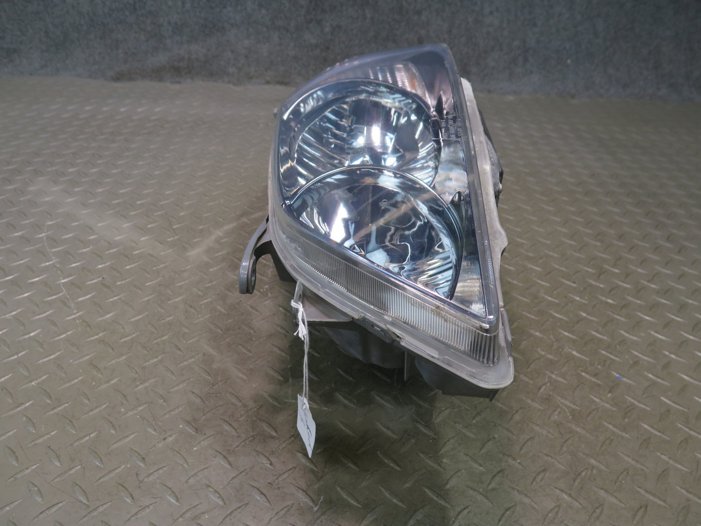 01-05 Lexus JCE10L IS300 Front Left Halogen Headlight Lamp