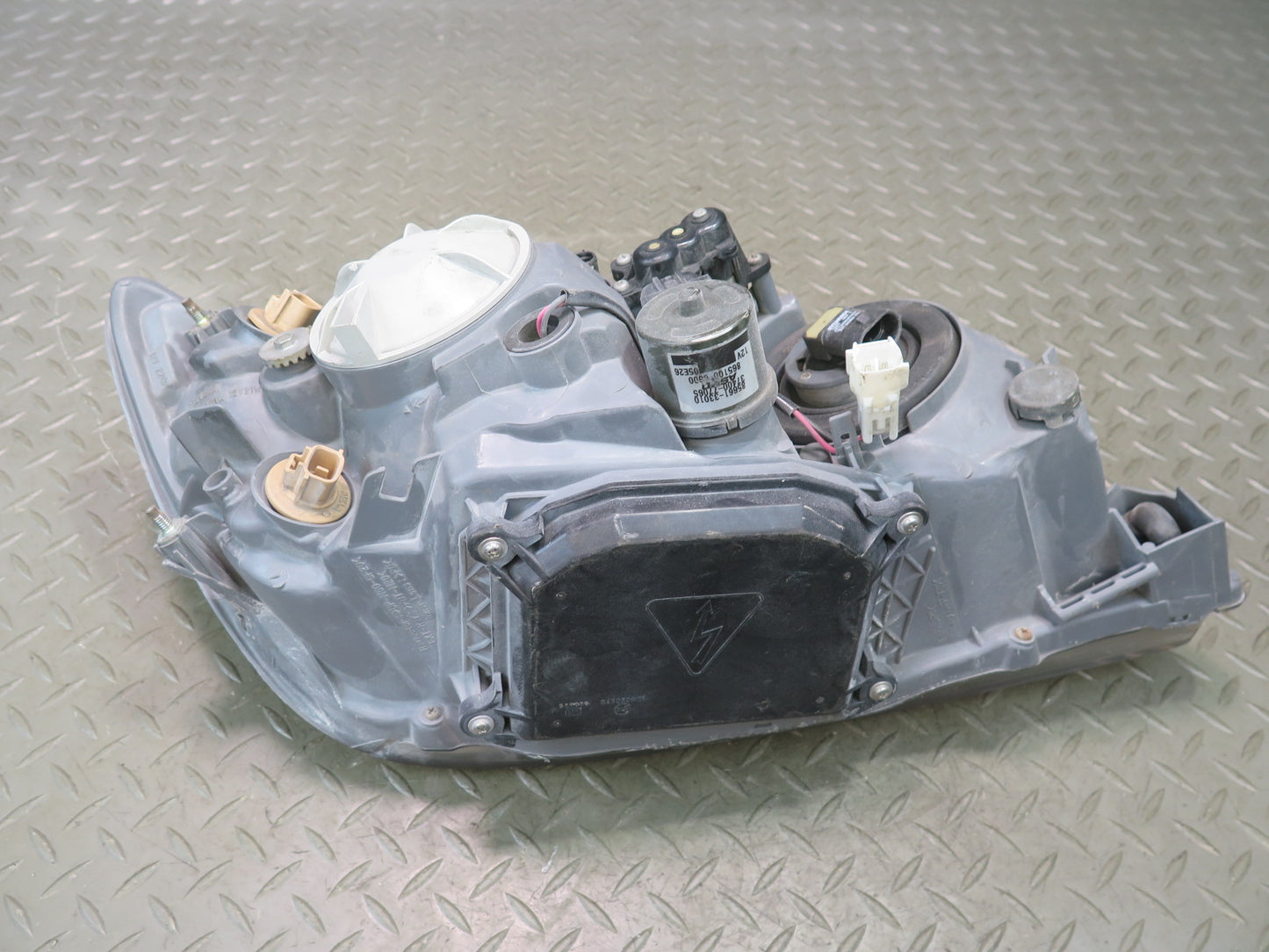 01-05 Lexus JCE10L IS300 Front Left Halogen Headlight Lamp