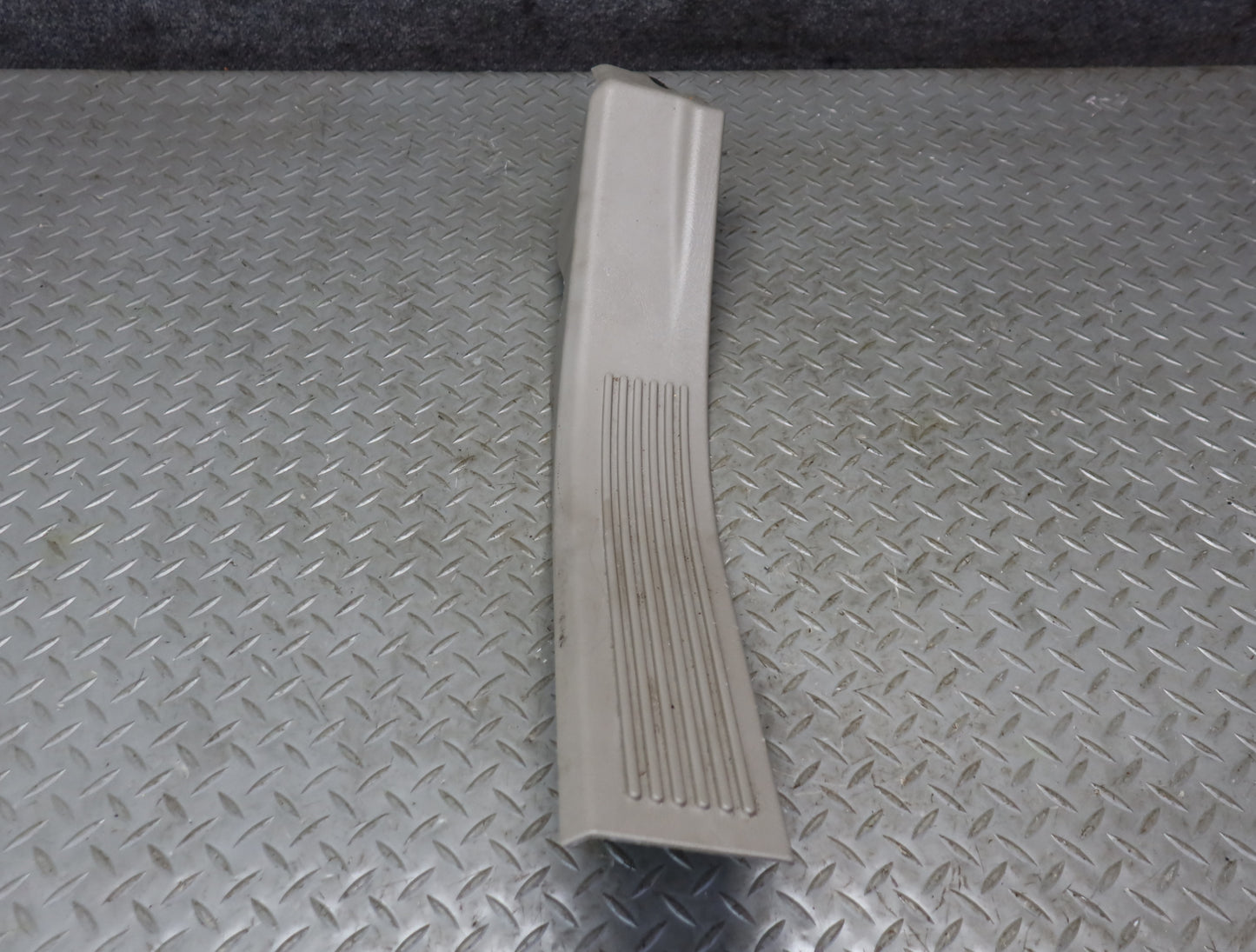 2003-2007 Hummer H2 Rear Left & Right Door Scuff Sill Plate Trim Panel Set of 2