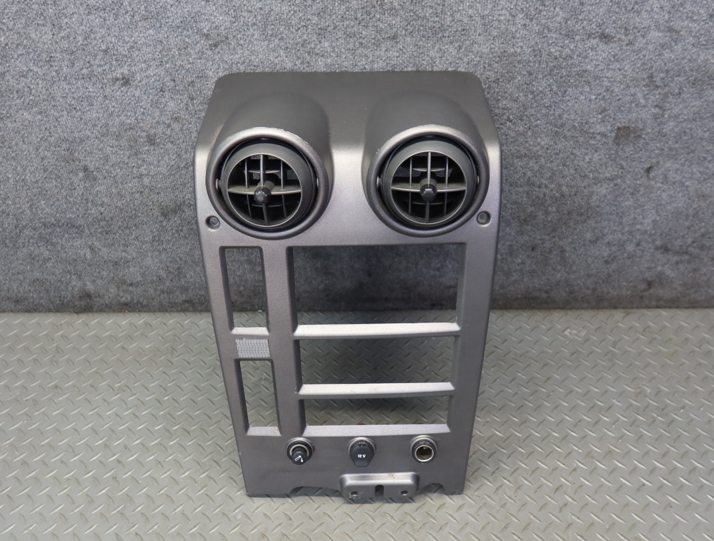 2003-2007 Hummer H2 Dash Front Center Radio Trim Bezel Cover Panel w Air Vents