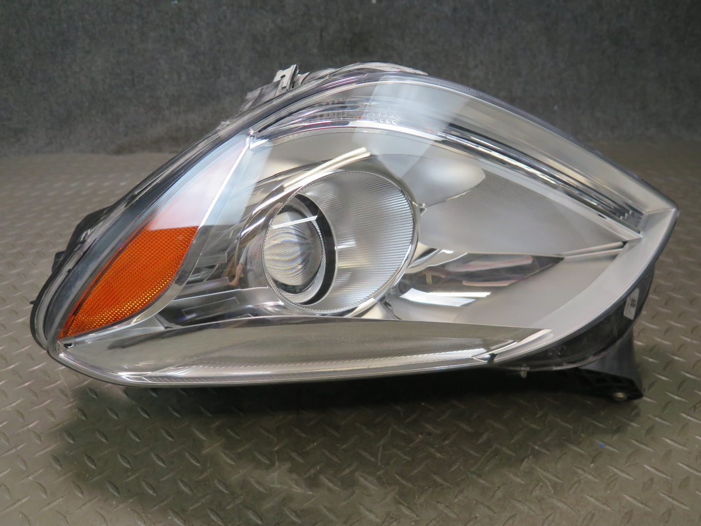 2012-2016 Mercedes R172 SLK Front Left Driver Side Halogen Headlight Lamp