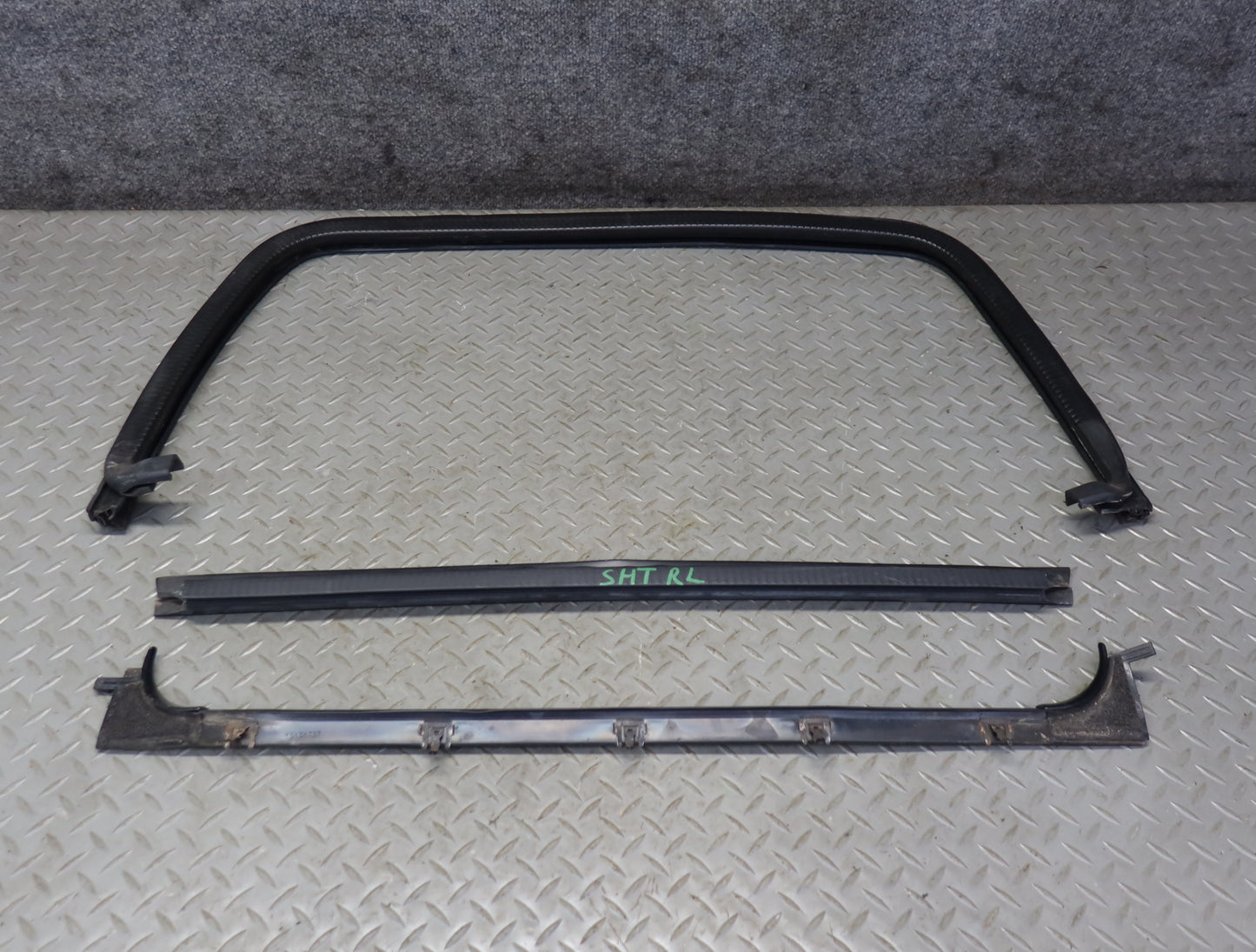2003-2007 Hummer H2 Rear Left Door Window Channel Weatherstrip Seal Set of 3