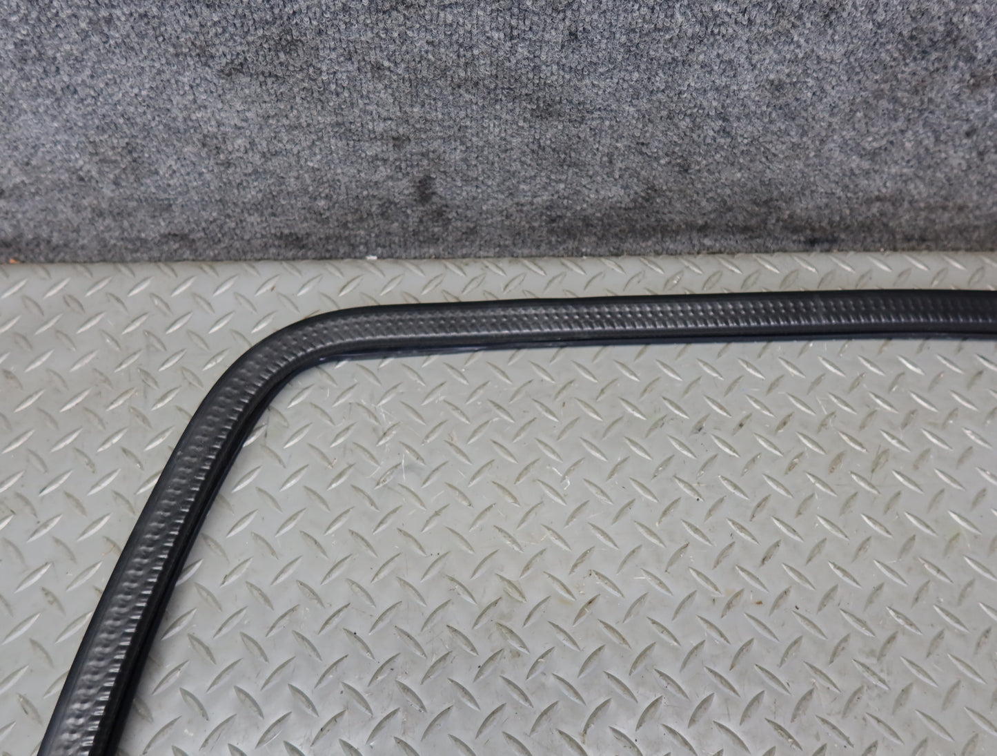 2003-2007 Hummer H2 Rear Left Door Window Channel Weatherstrip Seal Set of 3