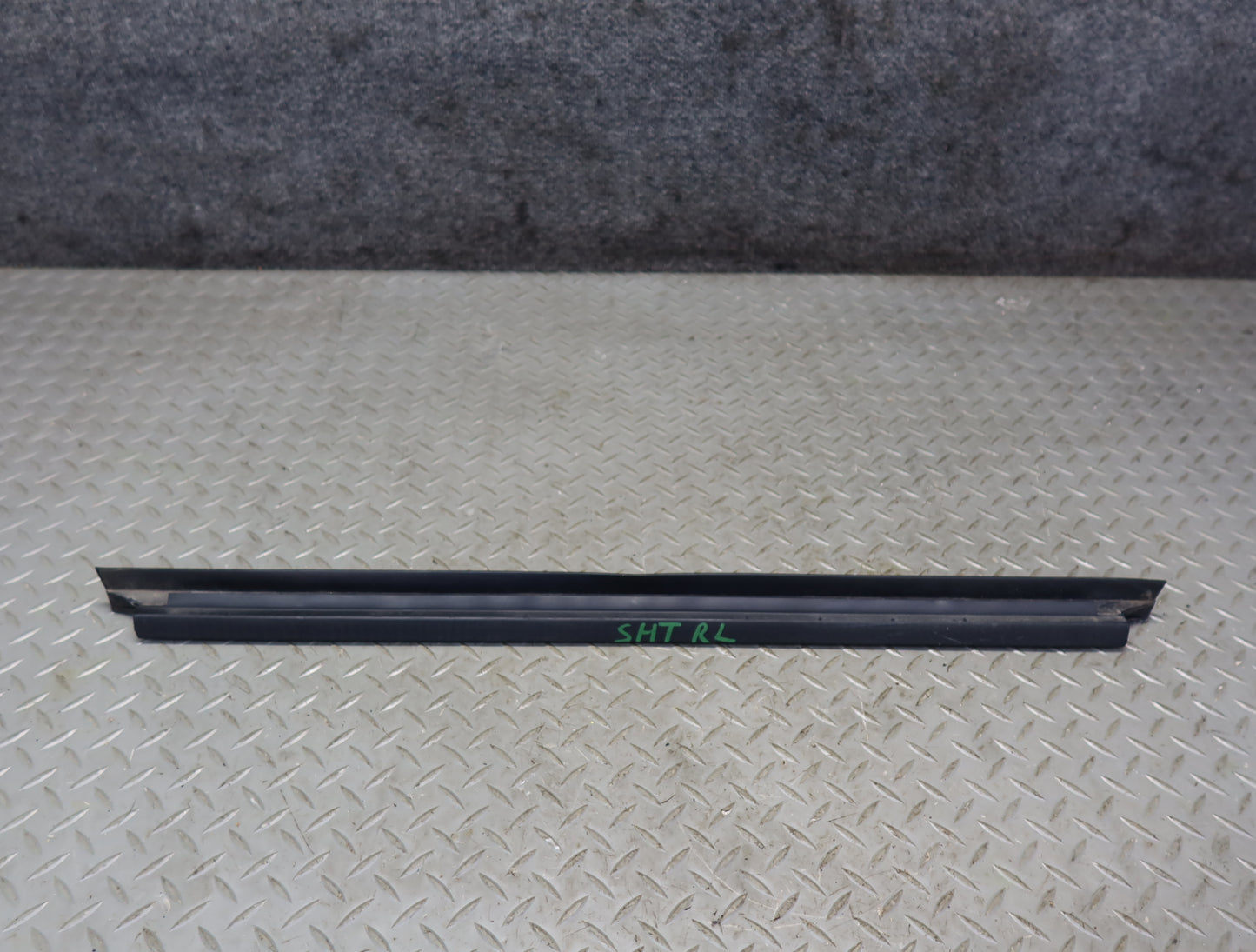 2003-2007 Hummer H2 Rear Left Door Window Channel Weatherstrip Seal Set of 3