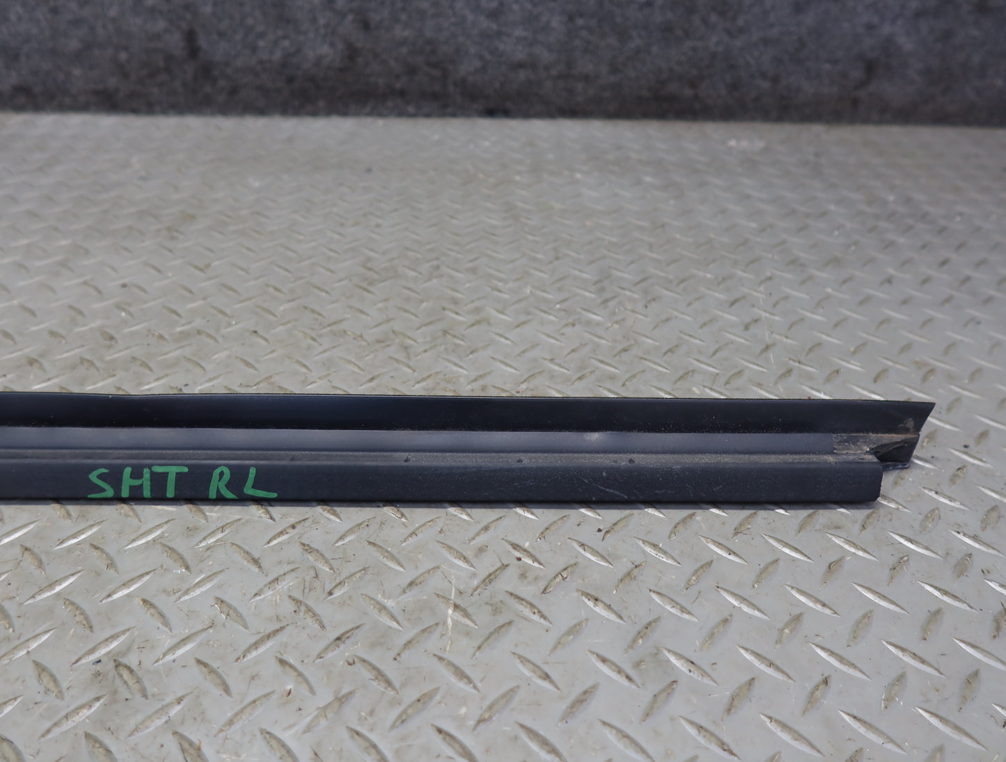 2003-2007 Hummer H2 Rear Left Door Window Channel Weatherstrip Seal Set of 3