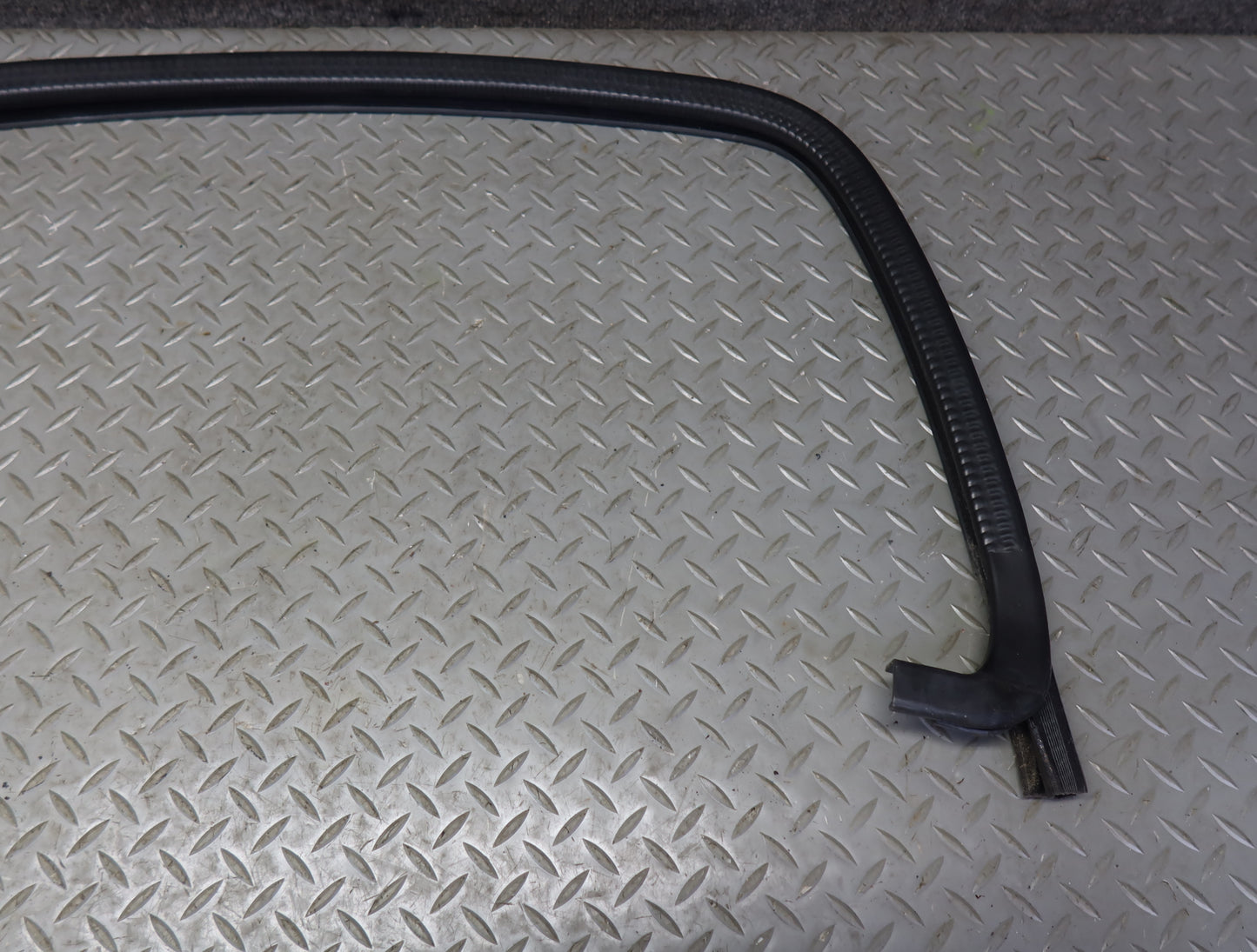 2003-2007 Hummer H2 Front Left Door Window Channel Weatherstrip Seal Set of 3