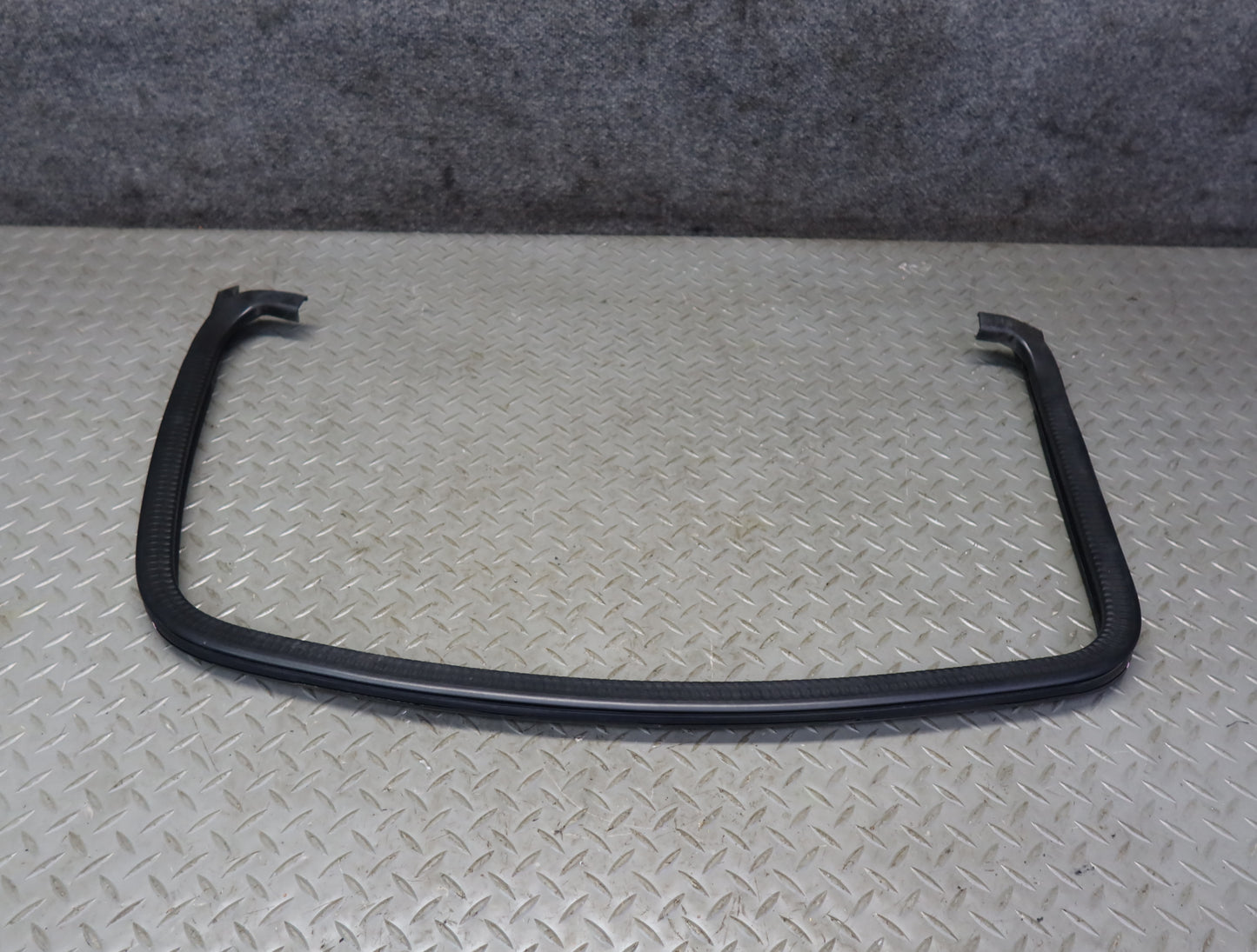 2003-2007 Hummer H2 Front Left Door Window Channel Weatherstrip Seal Set of 3