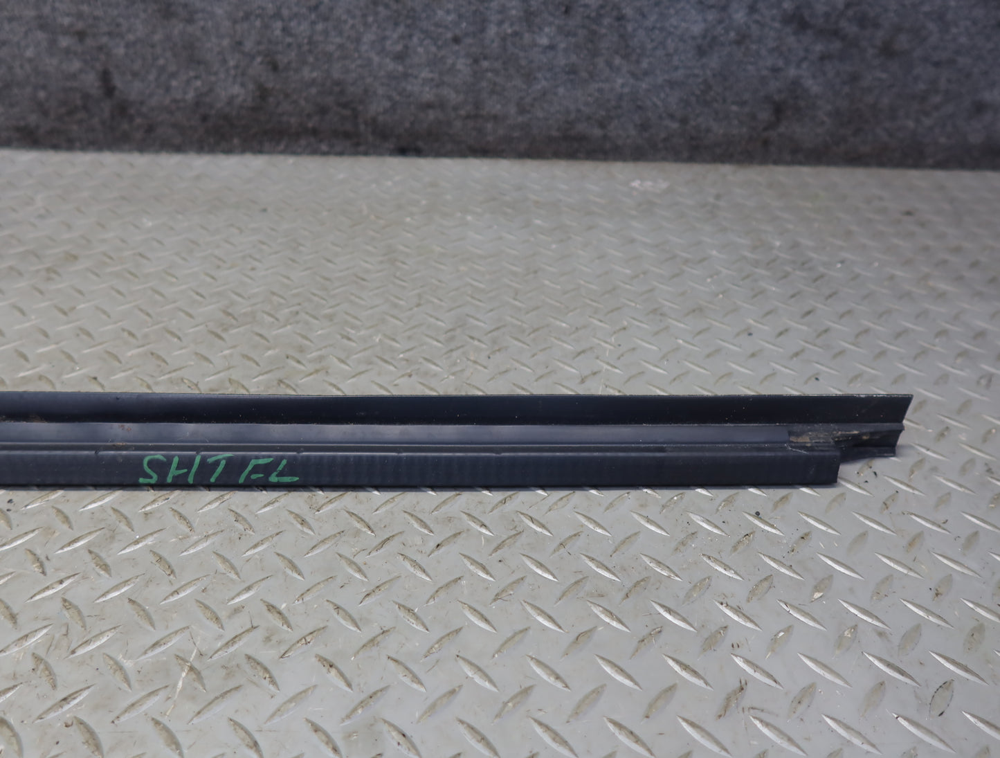2003-2007 Hummer H2 Front Left Door Window Channel Weatherstrip Seal Set of 3