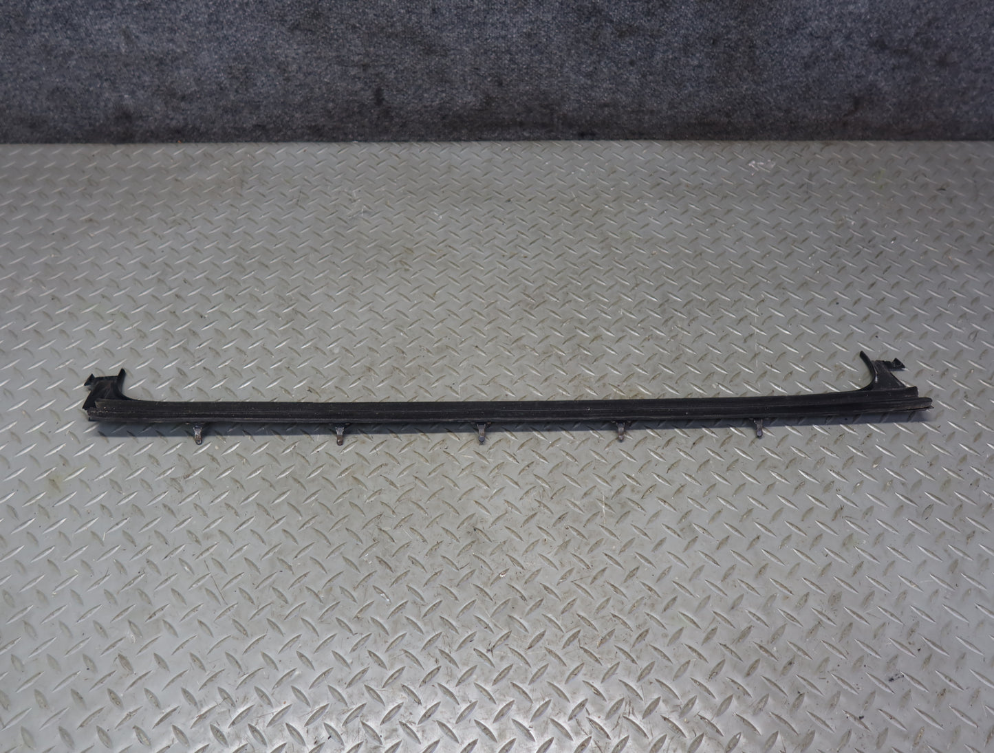 2003-2007 Hummer H2 Front Left Door Window Channel Weatherstrip Seal Set of 3