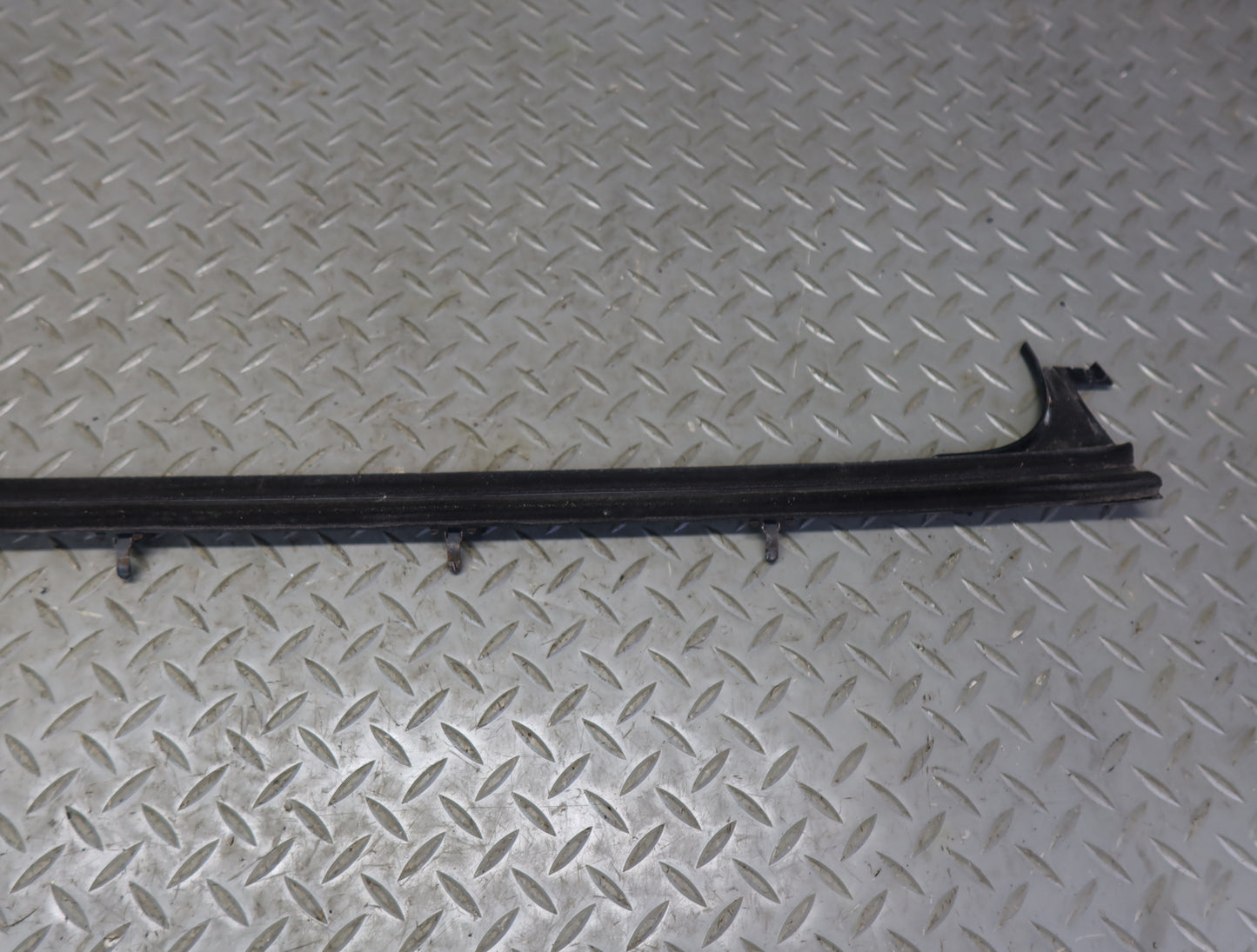 2003-2007 Hummer H2 Front Left Door Window Channel Weatherstrip Seal Set of 3