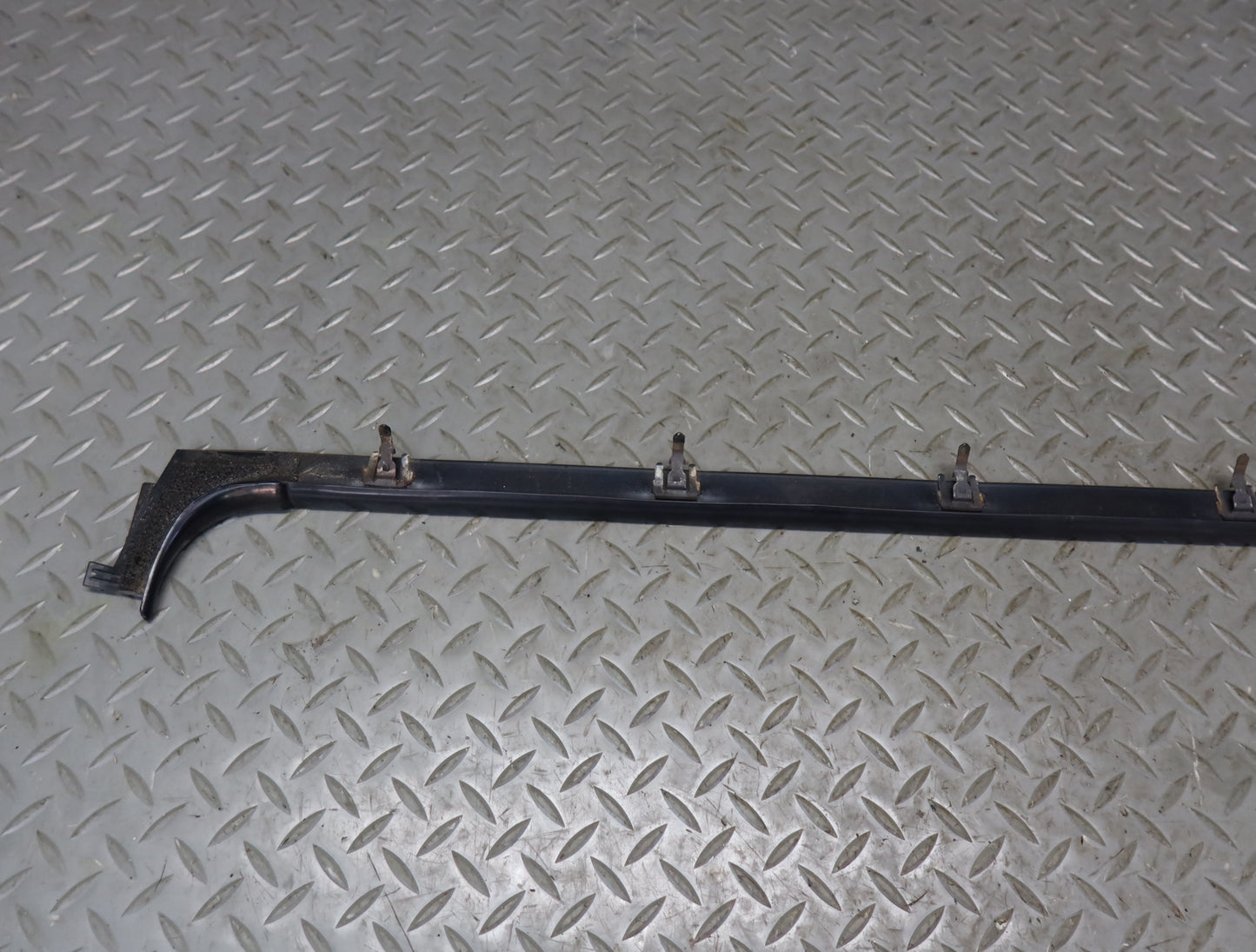 2003-2007 Hummer H2 Front Left Door Window Channel Weatherstrip Seal Set of 3