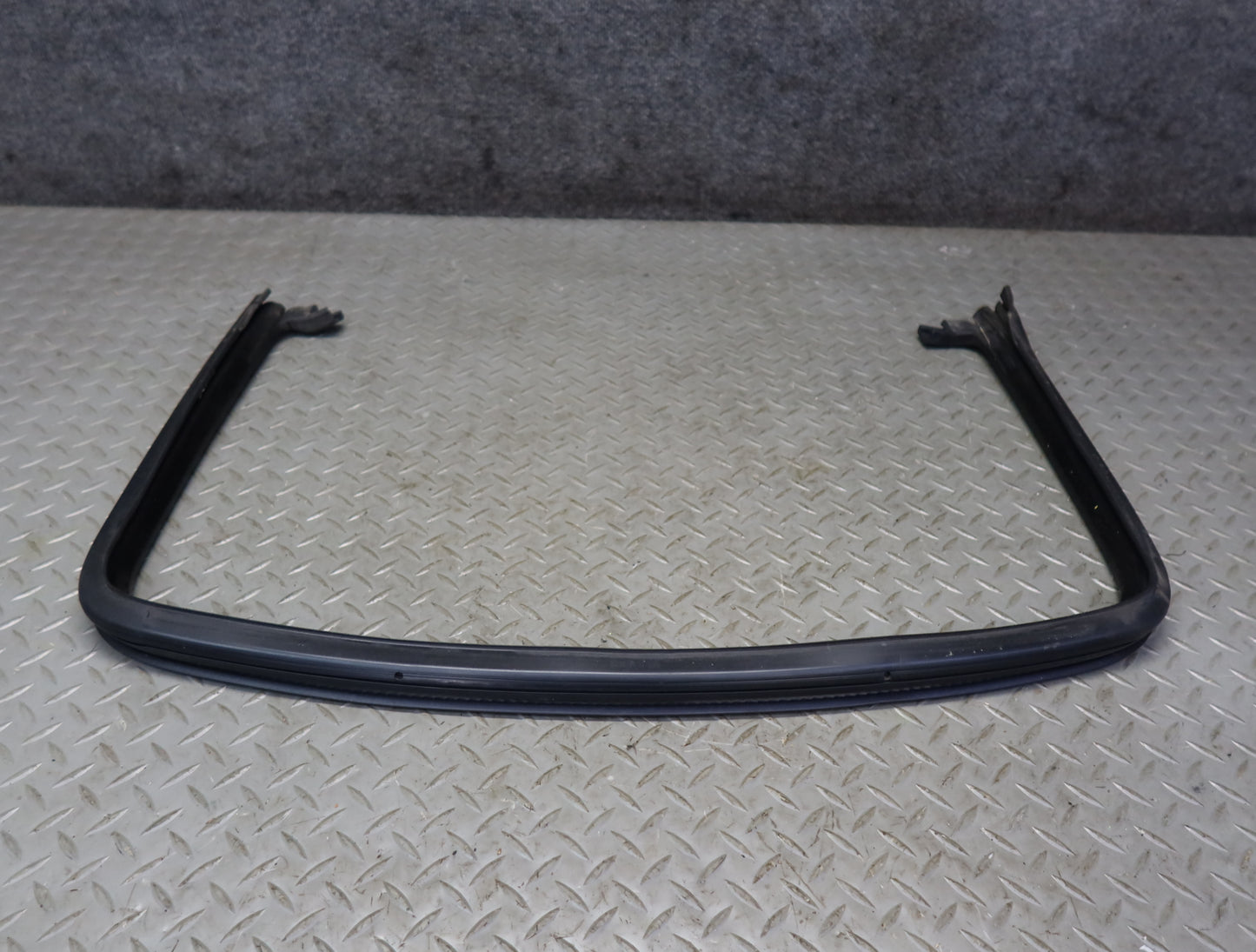2003-2007 Hummer H2 Rear Left Door Window Channel Weatherstrip Seal Set of 3