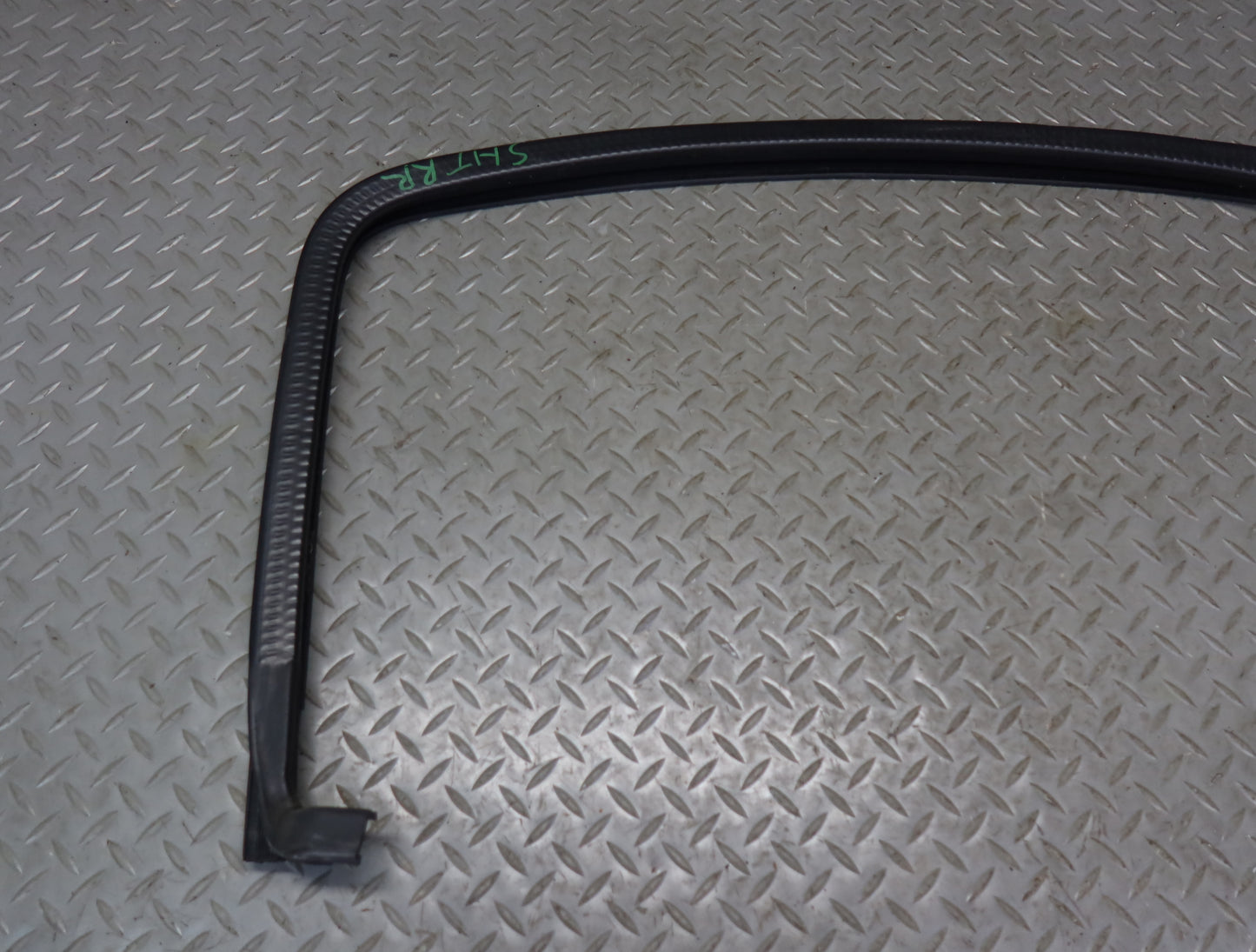 2003-2007 Hummer H2 Rear Left Door Window Channel Weatherstrip Seal Set of 3