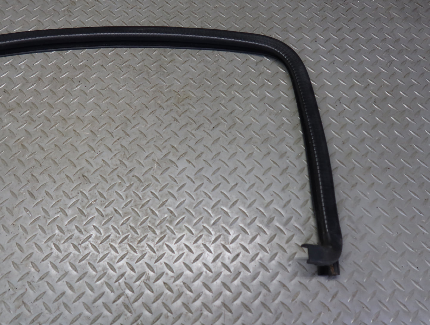 2003-2007 Hummer H2 Rear Left Door Window Channel Weatherstrip Seal Set of 3