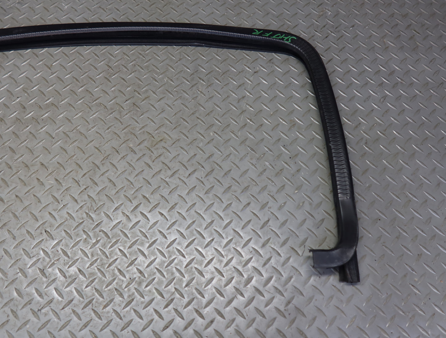 2003-2007 Hummer H2 Front Right Door Window Channel Weatherstrip Seal Set of 3