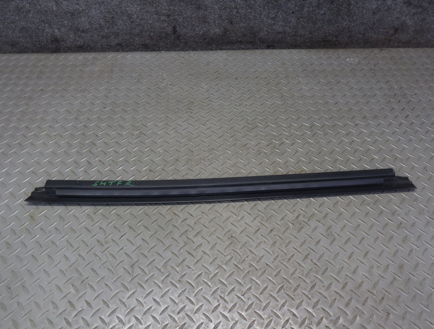 2003-2007 Hummer H2 Front Right Door Window Channel Weatherstrip Seal Set of 3