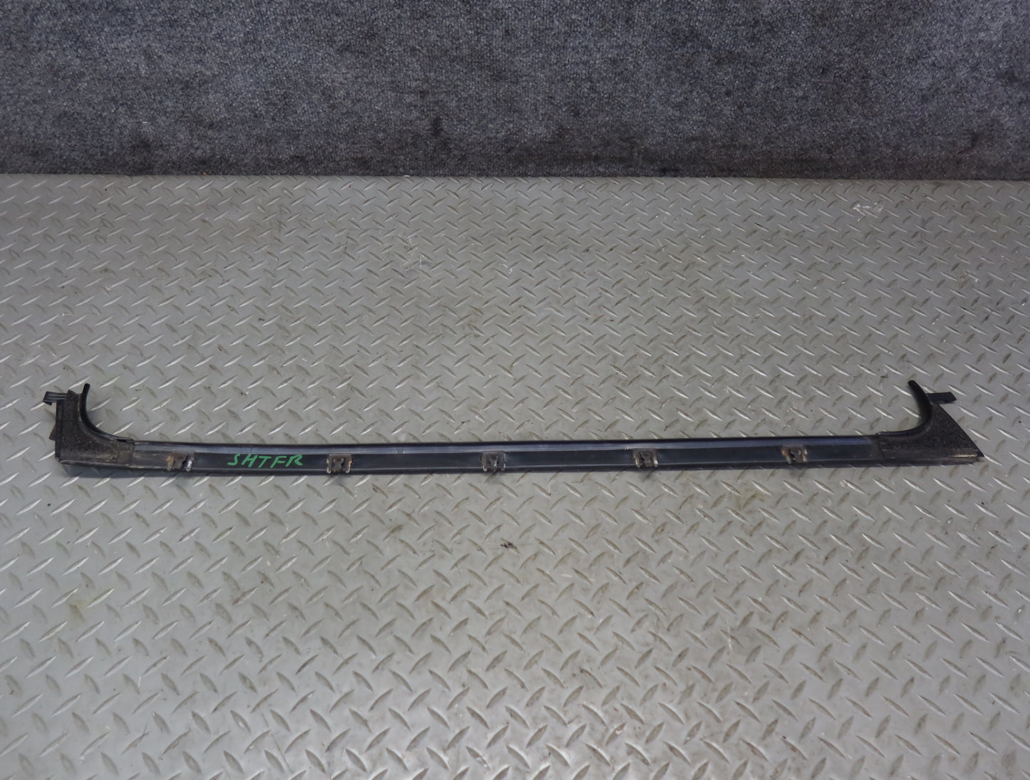 2003-2007 Hummer H2 Front Right Door Window Channel Weatherstrip Seal Set of 3