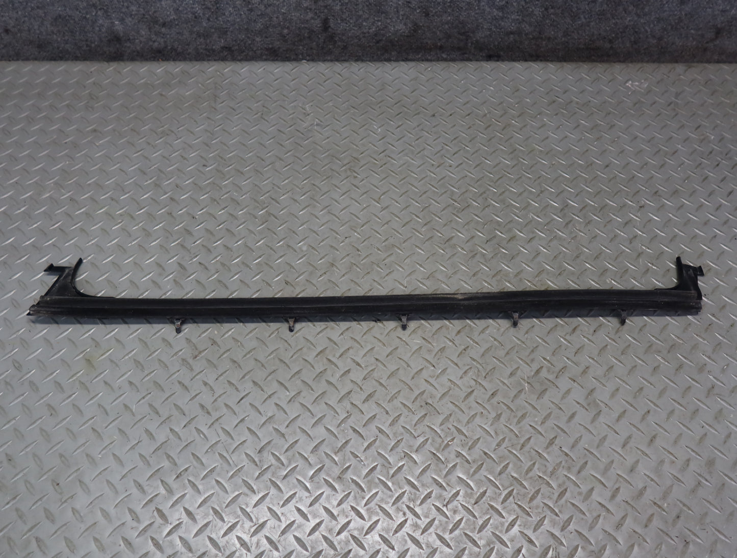 2003-2007 Hummer H2 Front Right Door Window Channel Weatherstrip Seal Set of 3